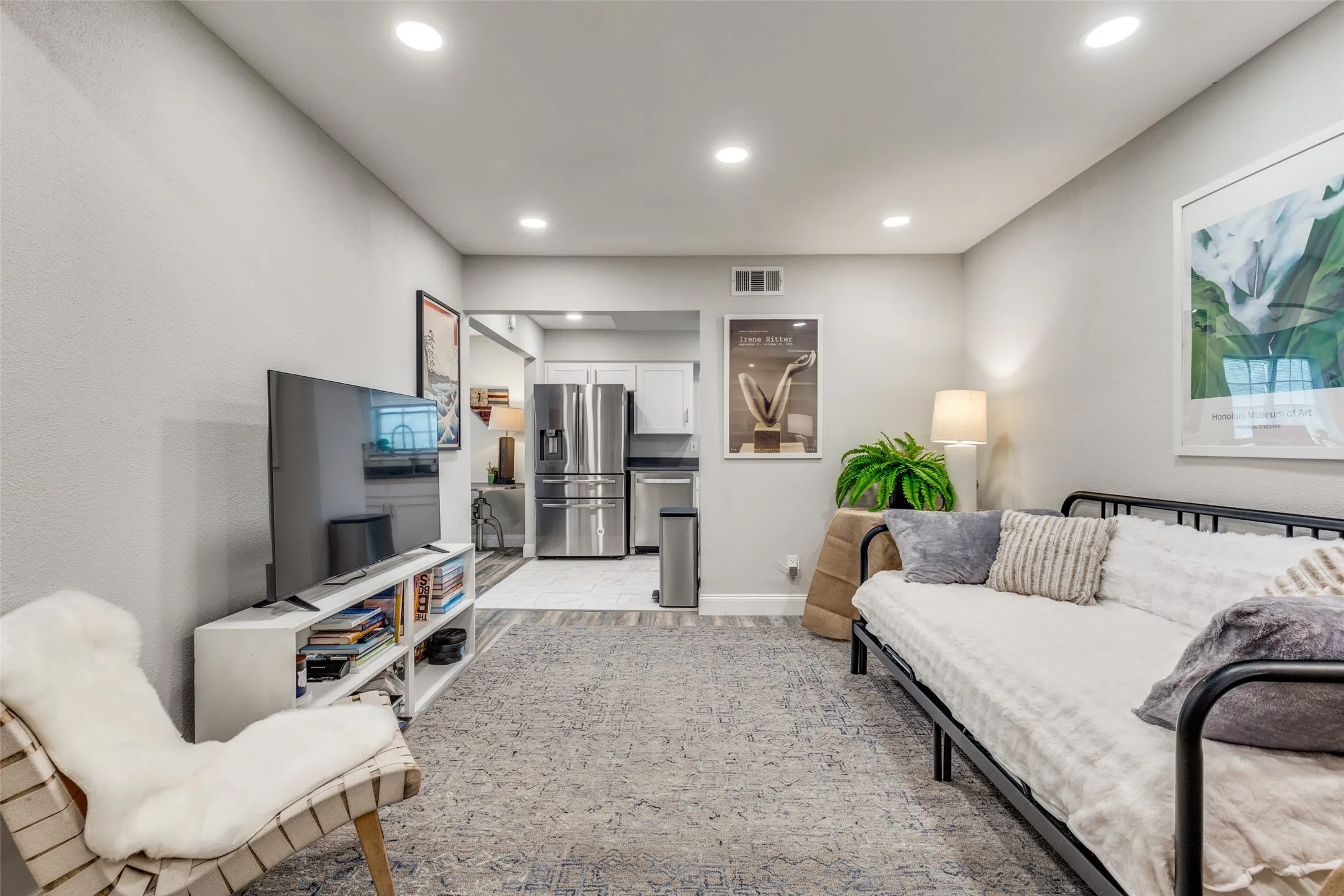 Condominium For Sale in Dallas County , 5818 E University Boulevard 236, Dallas, Texas 75206, 2 Bedroom, 2 Bathroom, Garage spaces, 1,420 Sqft, built in 1962, Preowned, mls#21238652, Real Estate Agent in Dallas, Homes For Sale in Dallas county, Homes For Sale in Dallas, Realtor in Dallas Texas, Real Estate Brokerage Independent Realty Texas, Luminita Cordes Realtor