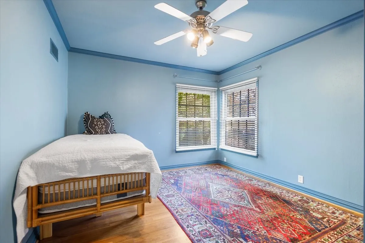 Single Family Residence For Sale in Smith County , 1420 S Donnybrook Avenue, Tyler, Texas 75701, 3 Bedrooms, 3 Bathrooms, 2 Garage spaces, 3,112 Sqft, built in 1947, Preowned, Price $499,000, mls#21235966, Real Estate Agent in Tyler, Homes For Sale in Smith county, Homes For Sale in Tyler, Realtor in Tyler Texas, Real Estate Brokerage Independent Realty Texas, Luminita Cordes Realtor