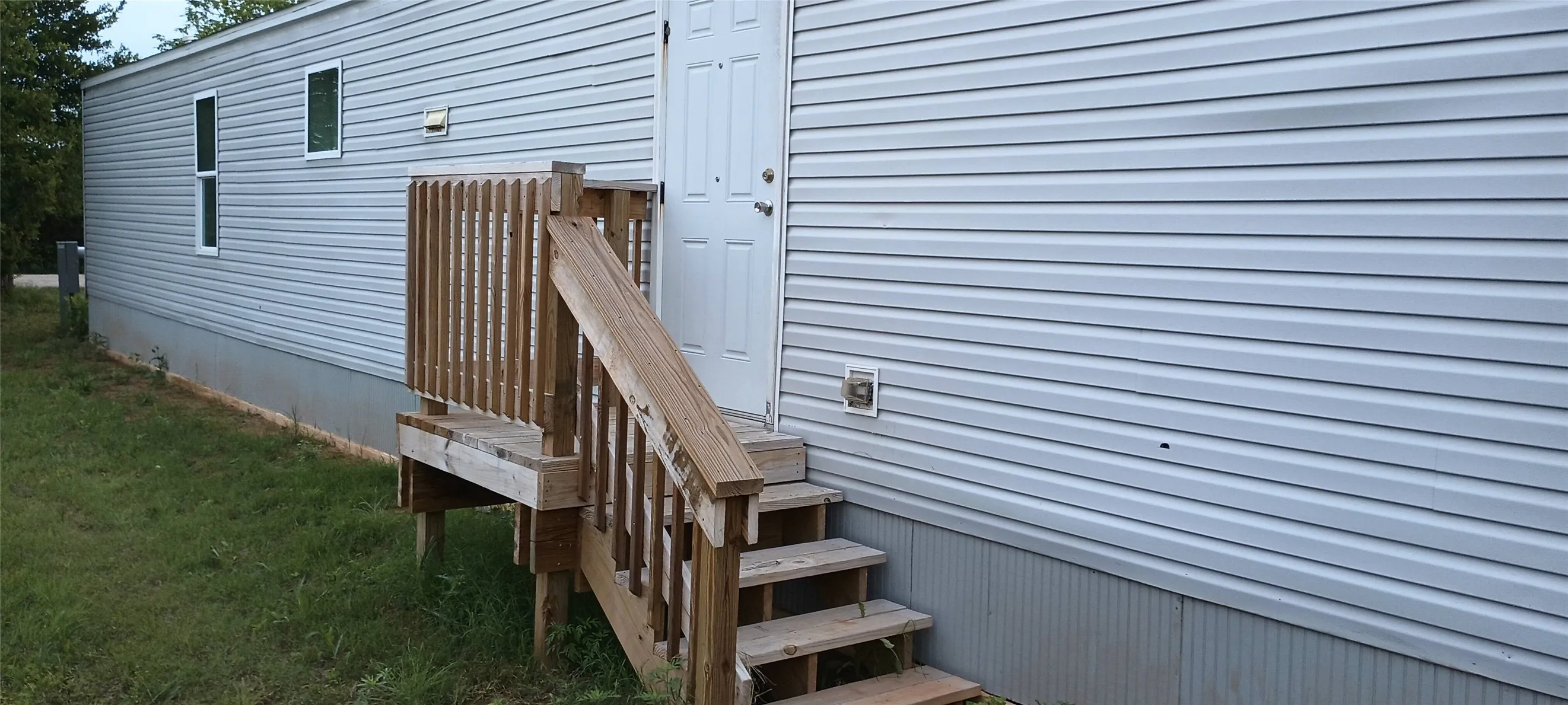 Mobile Home For Sale in Hood County , 6102 S Lakeside Hills Court, Granbury, Texas 76048, 3 Bedroom, 2 Bathroom, Garage spaces, 952 Sqft, built in 2022, mls#21238703, Real Estate Agent in Granbury, Homes For Sale in Hood county, Homes For Sale in Granbury, Realtor in Granbury Texas, Real Estate Brokerage Independent Realty Texas, Luminita Cordes Realtor