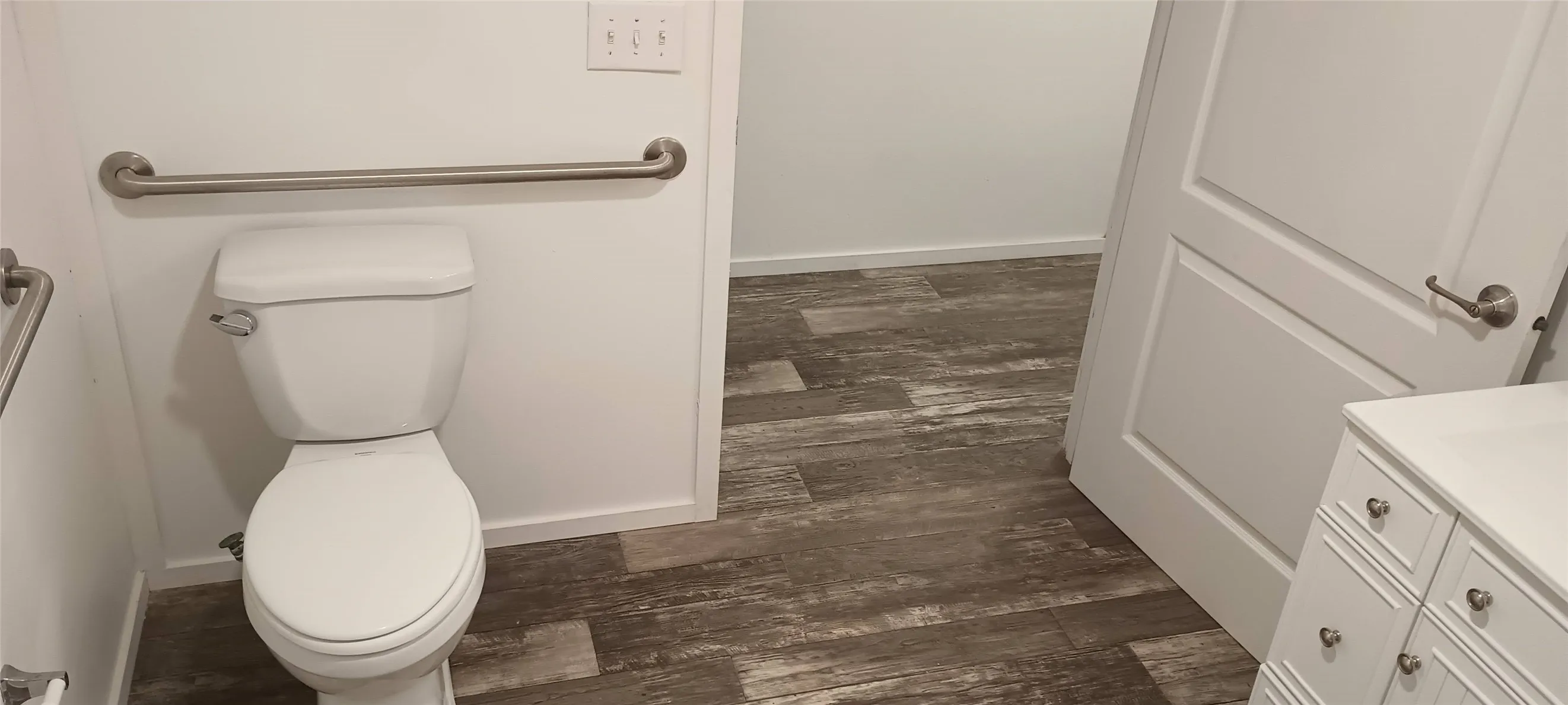 Mobile Home For Sale in Hood County , 6102 S Lakeside Hills Court, Granbury, Texas 76048, 3 Bedroom, 2 Bathroom, Garage spaces, 952 Sqft, built in 2022, mls#21238703, Real Estate Agent in Granbury, Homes For Sale in Hood county, Homes For Sale in Granbury, Realtor in Granbury Texas, Real Estate Brokerage Independent Realty Texas, Luminita Cordes Realtor