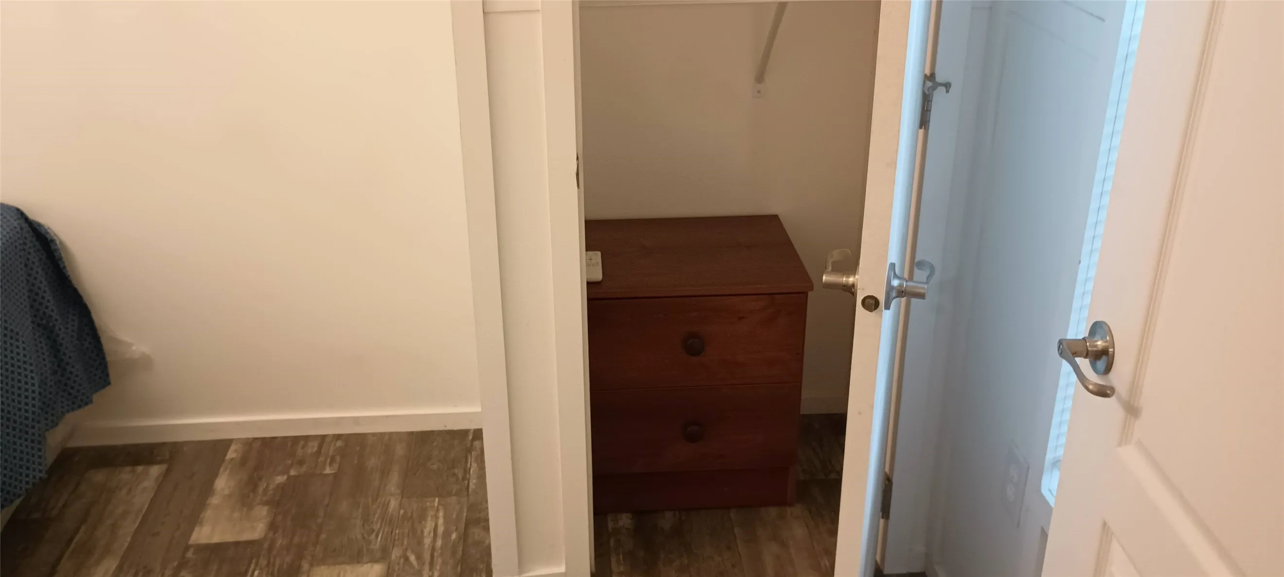 Mobile Home For Sale in Hood County , 6102 S Lakeside Hills Court, Granbury, Texas 76048, 3 Bedroom, 2 Bathroom, Garage spaces, 952 Sqft, built in 2022, mls#21238703, Real Estate Agent in Granbury, Homes For Sale in Hood county, Homes For Sale in Granbury, Realtor in Granbury Texas, Real Estate Brokerage Independent Realty Texas, Luminita Cordes Realtor