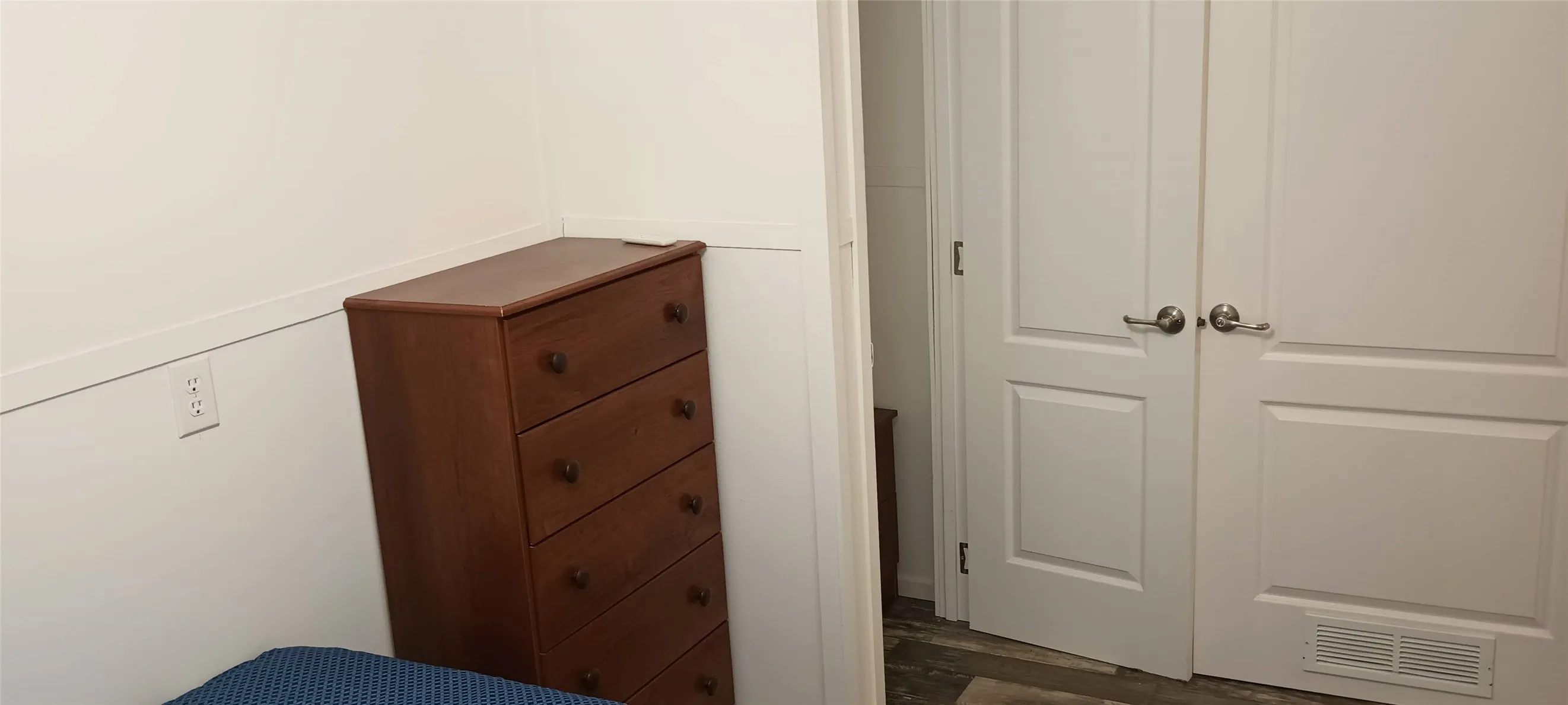 Mobile Home For Sale in Hood County , 6102 S Lakeside Hills Court, Granbury, Texas 76048, 3 Bedroom, 2 Bathroom, Garage spaces, 952 Sqft, built in 2022, mls#21238703, Real Estate Agent in Granbury, Homes For Sale in Hood county, Homes For Sale in Granbury, Realtor in Granbury Texas, Real Estate Brokerage Independent Realty Texas, Luminita Cordes Realtor