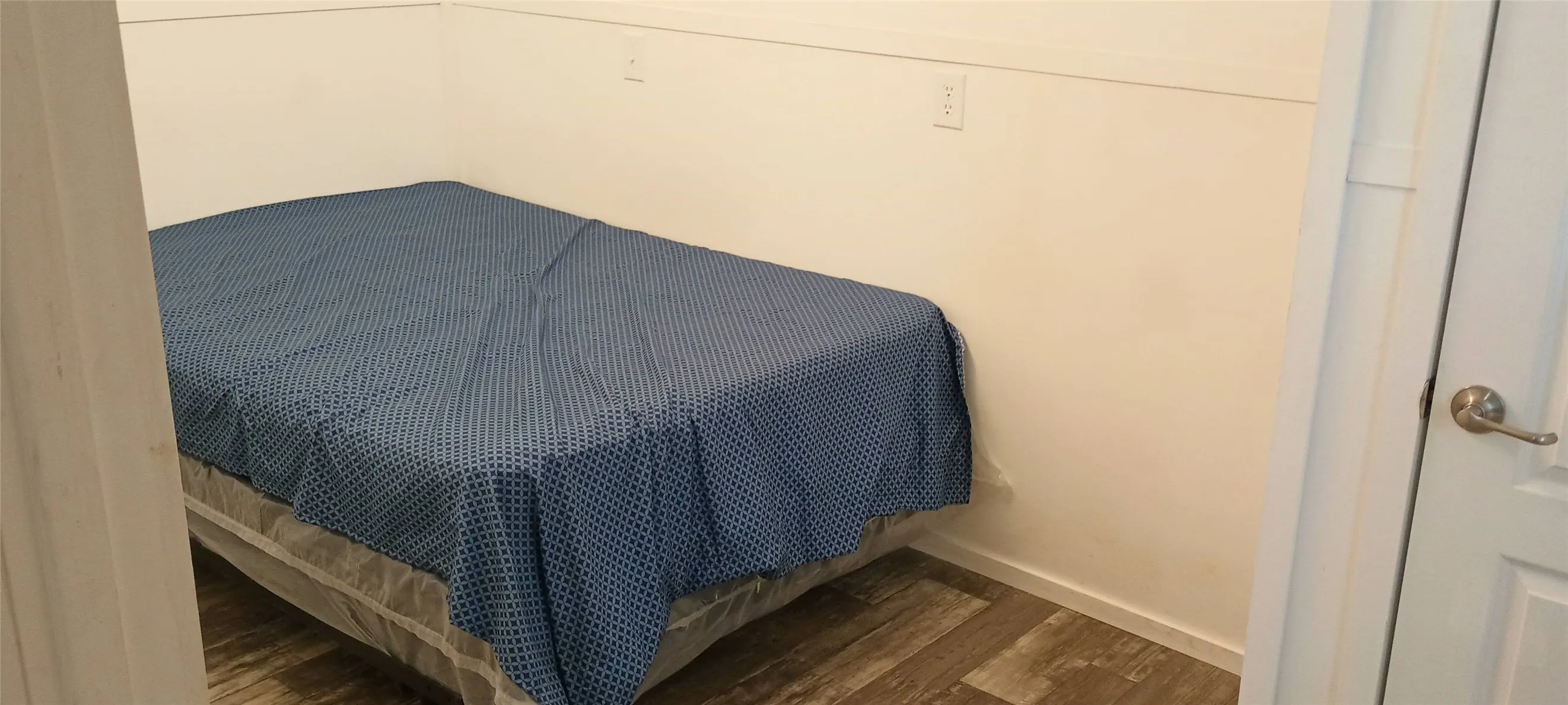 Mobile Home For Sale in Hood County , 6102 S Lakeside Hills Court, Granbury, Texas 76048, 3 Bedroom, 2 Bathroom, Garage spaces, 952 Sqft, built in 2022, mls#21238703, Real Estate Agent in Granbury, Homes For Sale in Hood county, Homes For Sale in Granbury, Realtor in Granbury Texas, Real Estate Brokerage Independent Realty Texas, Luminita Cordes Realtor
