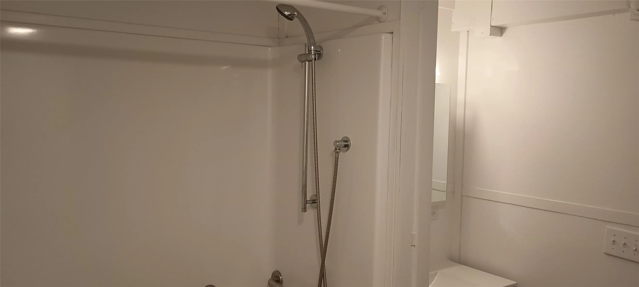 Mobile Home For Sale in Hood County , 6102 S Lakeside Hills Court, Granbury, Texas 76048, 3 Bedroom, 2 Bathroom, Garage spaces, 952 Sqft, built in 2022, mls#21238703, Real Estate Agent in Granbury, Homes For Sale in Hood county, Homes For Sale in Granbury, Realtor in Granbury Texas, Real Estate Brokerage Independent Realty Texas, Luminita Cordes Realtor