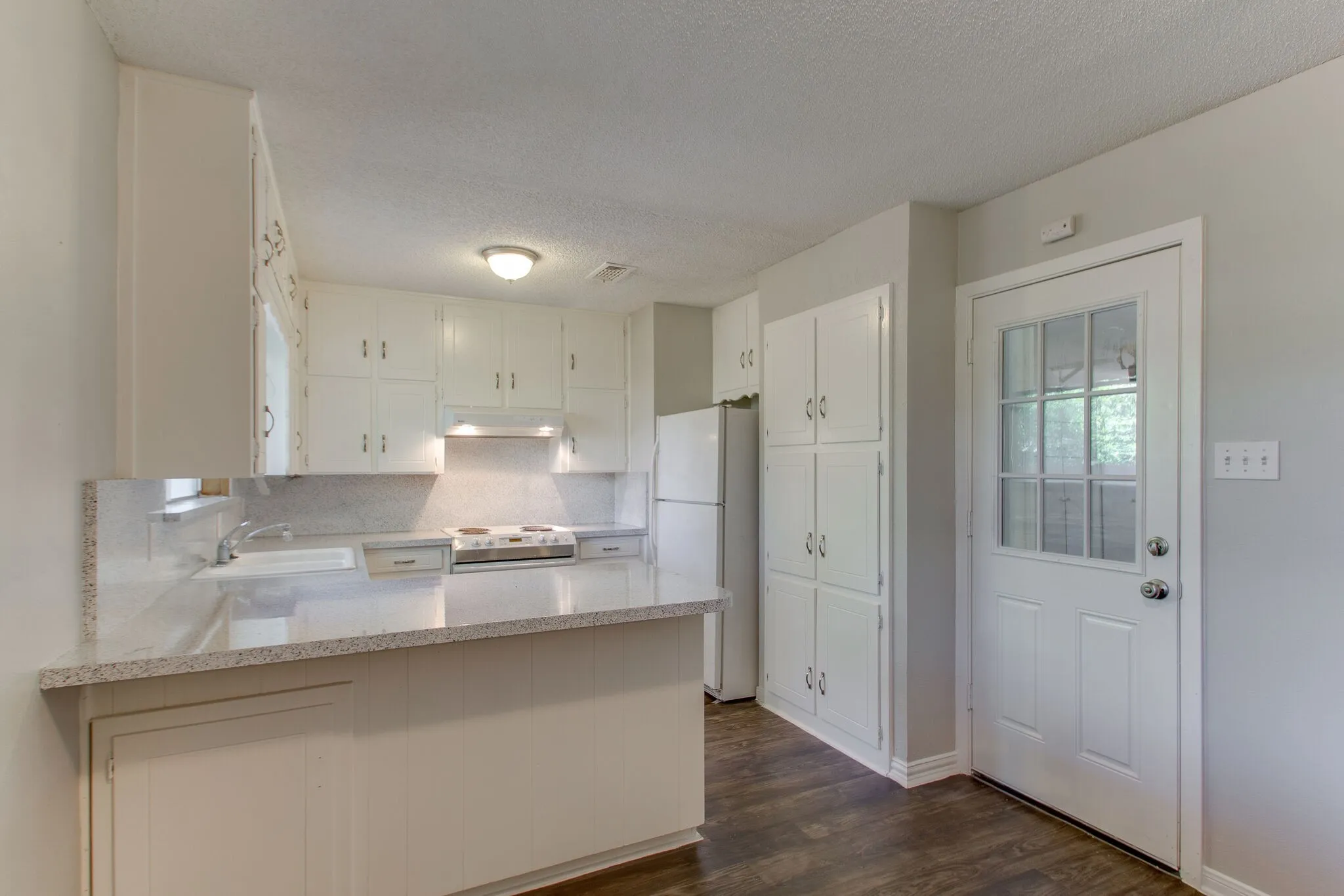 Single Family Residence For Rent in Tarrant County , 6024 Blueridge Drive, Watauga, Texas 76148, 3 Bedroom, 2 Bathroom, 2 Garage spaces, 1,123 Sqft, built in 1972, mls#21238697, Real Estate Agent in Watauga, Homes For Rent in Tarrant county, Homes For Rent in Watauga, Realtor in Watauga Texas, Real Estate Brokerage Independent Realty Texas, Luminita Cordes Realtor