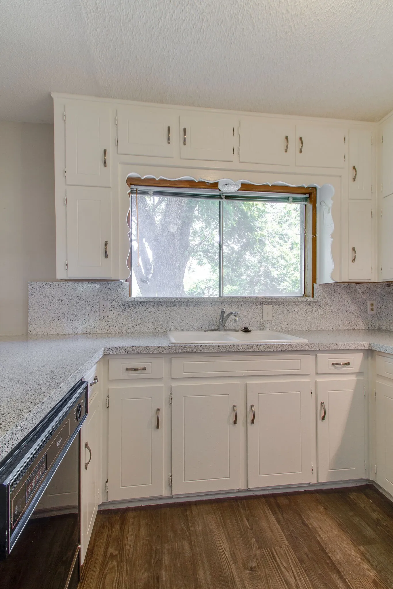Single Family Residence For Rent in Tarrant County , 6024 Blueridge Drive, Watauga, Texas 76148, 3 Bedroom, 2 Bathroom, 2 Garage spaces, 1,123 Sqft, built in 1972, mls#21238697, Real Estate Agent in Watauga, Homes For Rent in Tarrant county, Homes For Rent in Watauga, Realtor in Watauga Texas, Real Estate Brokerage Independent Realty Texas, Luminita Cordes Realtor