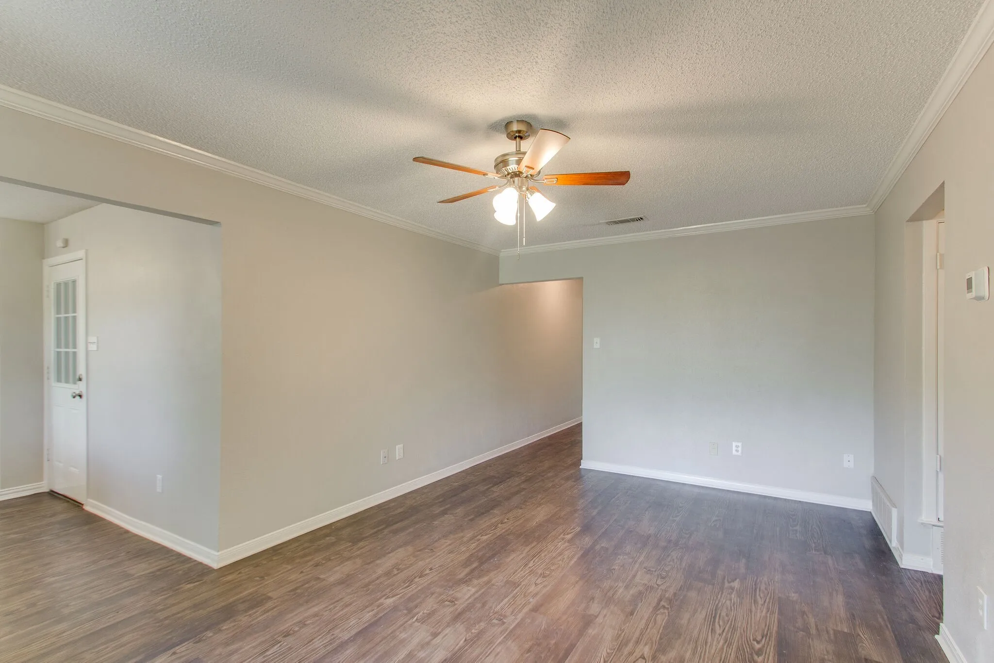 Single Family Residence For Rent in Tarrant County , 6024 Blueridge Drive, Watauga, Texas 76148, 3 Bedroom, 2 Bathroom, 2 Garage spaces, 1,123 Sqft, built in 1972, mls#21238697, Real Estate Agent in Watauga, Homes For Rent in Tarrant county, Homes For Rent in Watauga, Realtor in Watauga Texas, Real Estate Brokerage Independent Realty Texas, Luminita Cordes Realtor