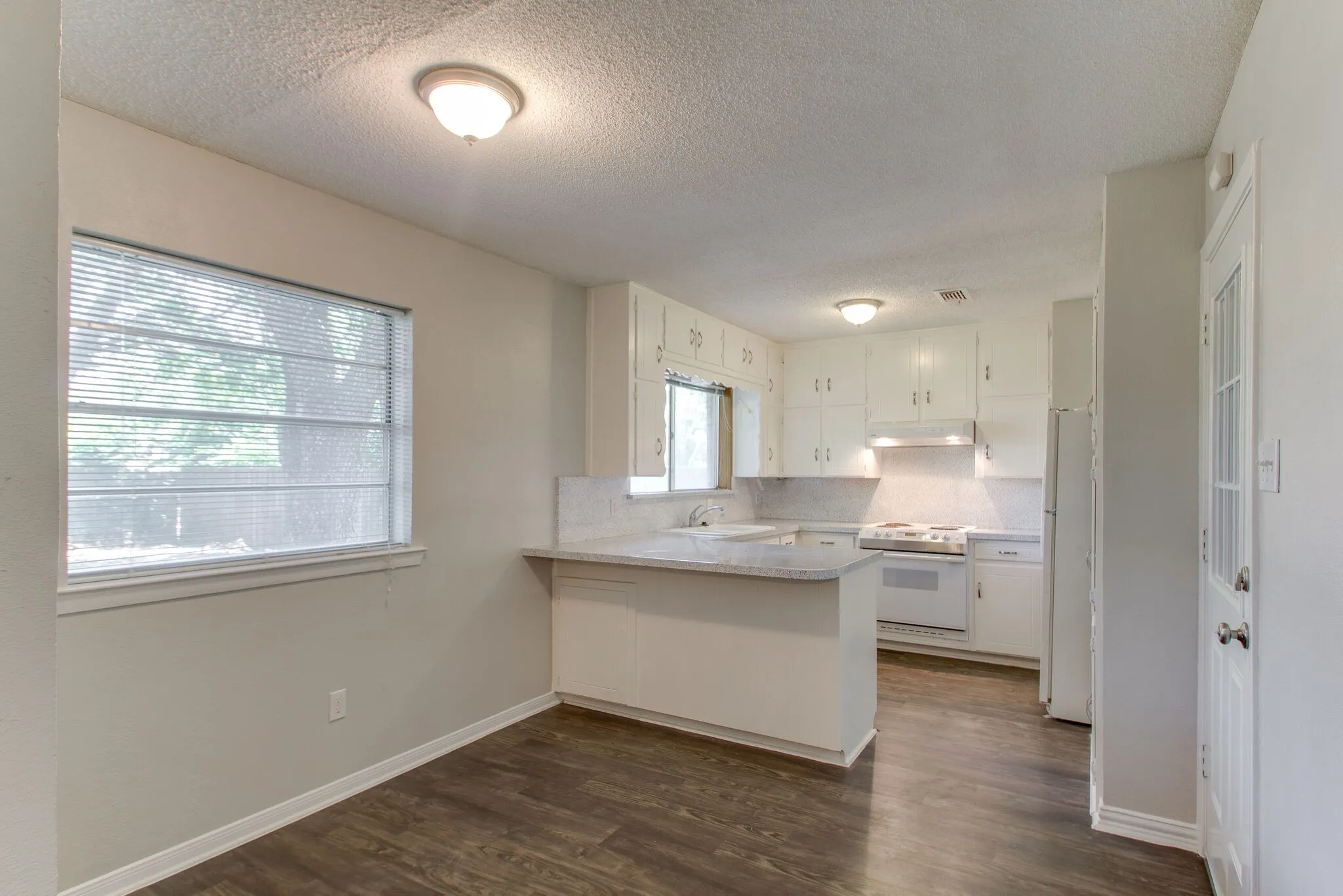 Single Family Residence For Rent in Tarrant County , 6024 Blueridge Drive, Watauga, Texas 76148, 3 Bedroom, 2 Bathroom, 2 Garage spaces, 1,123 Sqft, built in 1972, mls#21238697, Real Estate Agent in Watauga, Homes For Rent in Tarrant county, Homes For Rent in Watauga, Realtor in Watauga Texas, Real Estate Brokerage Independent Realty Texas, Luminita Cordes Realtor