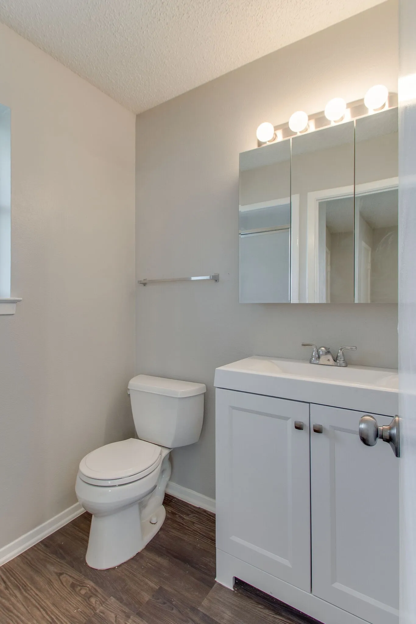 Single Family Residence For Rent in Tarrant County , 6024 Blueridge Drive, Watauga, Texas 76148, 3 Bedroom, 2 Bathroom, 2 Garage spaces, 1,123 Sqft, built in 1972, mls#21238697, Real Estate Agent in Watauga, Homes For Rent in Tarrant county, Homes For Rent in Watauga, Realtor in Watauga Texas, Real Estate Brokerage Independent Realty Texas, Luminita Cordes Realtor
