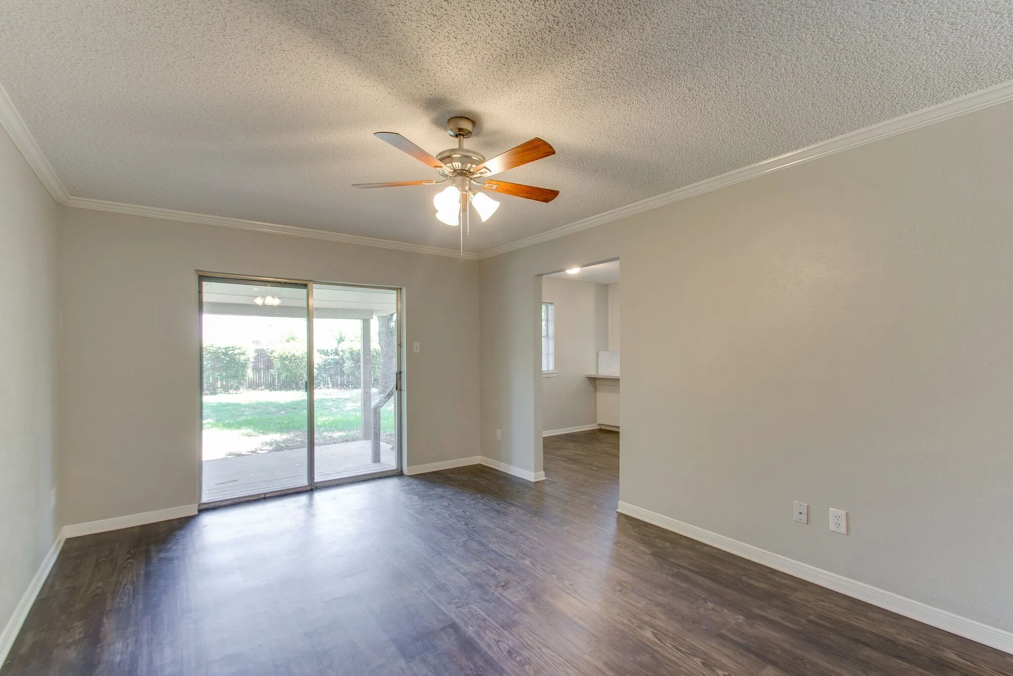 Single Family Residence For Rent in Tarrant County , 6024 Blueridge Drive, Watauga, Texas 76148, 3 Bedroom, 2 Bathroom, 2 Garage spaces, 1,123 Sqft, built in 1972, mls#21238697, Real Estate Agent in Watauga, Homes For Rent in Tarrant county, Homes For Rent in Watauga, Realtor in Watauga Texas, Real Estate Brokerage Independent Realty Texas, Luminita Cordes Realtor