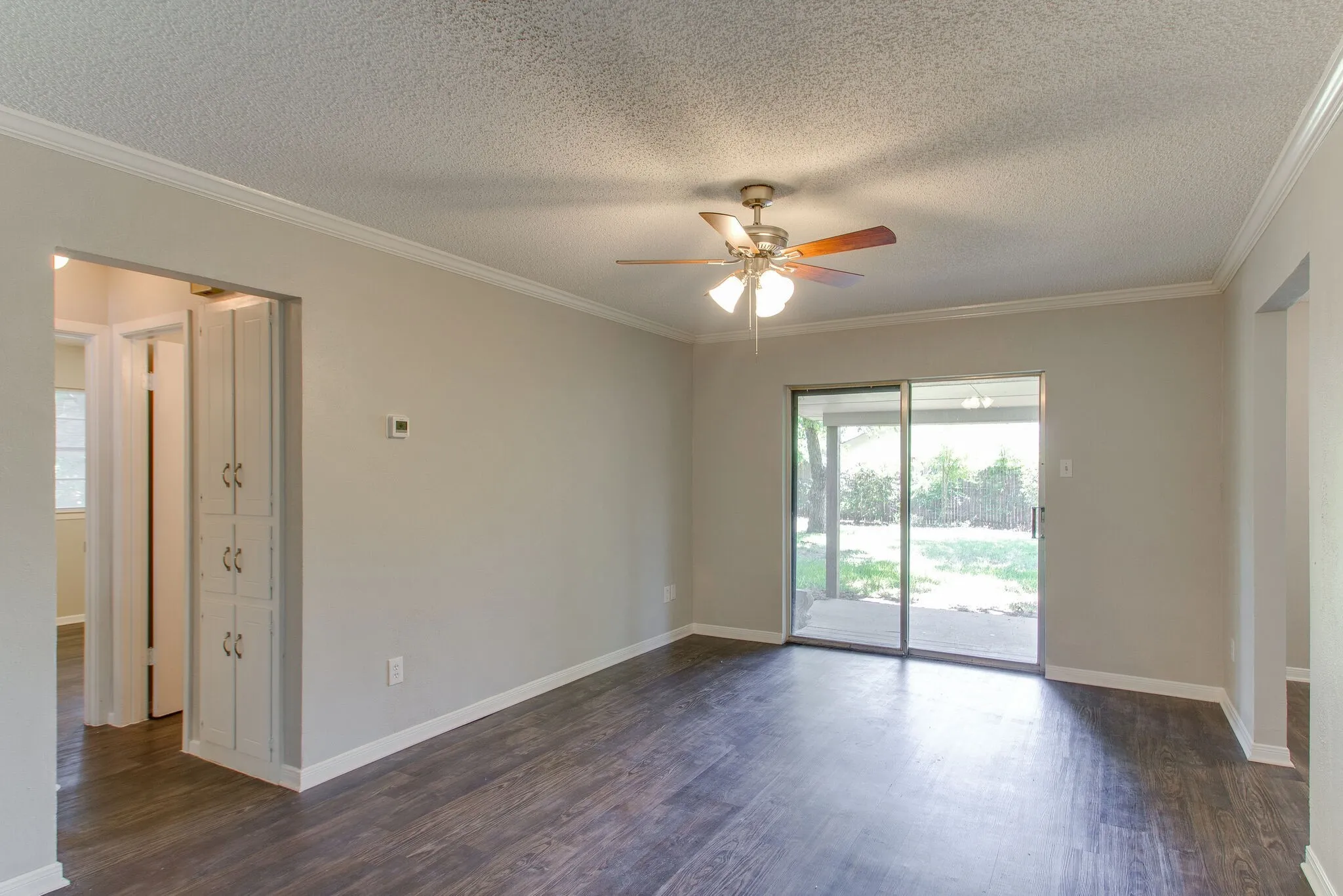 Single Family Residence For Rent in Tarrant County , 6024 Blueridge Drive, Watauga, Texas 76148, 3 Bedroom, 2 Bathroom, 2 Garage spaces, 1,123 Sqft, built in 1972, mls#21238697, Real Estate Agent in Watauga, Homes For Rent in Tarrant county, Homes For Rent in Watauga, Realtor in Watauga Texas, Real Estate Brokerage Independent Realty Texas, Luminita Cordes Realtor