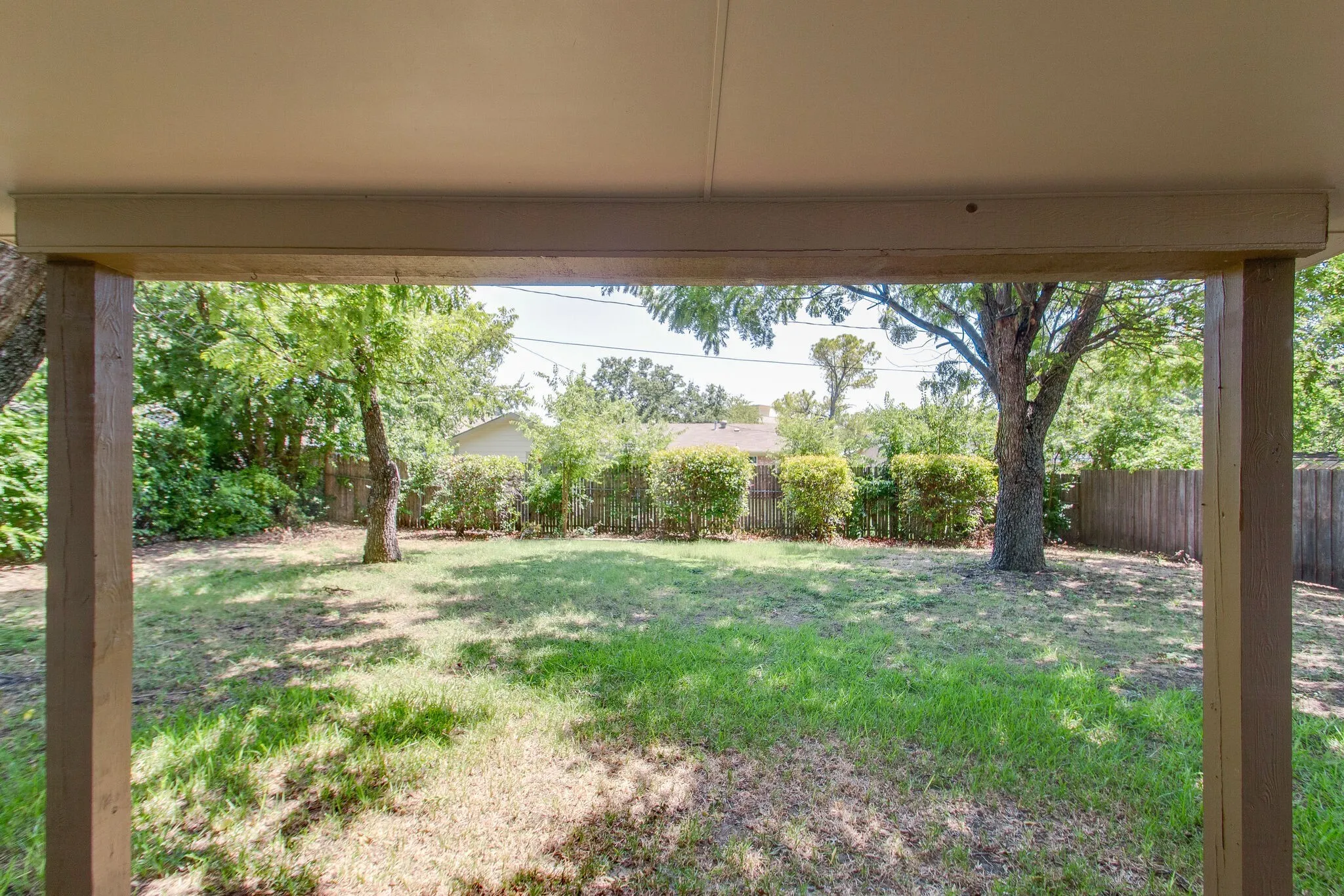 Single Family Residence For Rent in Tarrant County , 6024 Blueridge Drive, Watauga, Texas 76148, 3 Bedroom, 2 Bathroom, 2 Garage spaces, 1,123 Sqft, built in 1972, mls#21238697, Real Estate Agent in Watauga, Homes For Rent in Tarrant county, Homes For Rent in Watauga, Realtor in Watauga Texas, Real Estate Brokerage Independent Realty Texas, Luminita Cordes Realtor
