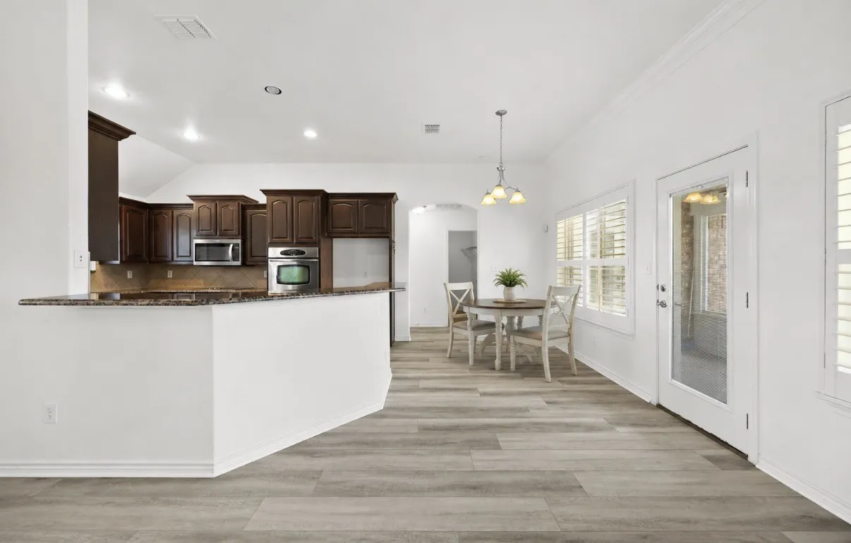 Single Family Residence For Sale in Collin County , 528 Hubbard Circle, Nevada, Texas 75173, 4 Bedroom, 2 Bathroom, 2 Garage spaces, 2,093 Sqft, built in 2009, Preowned, mls#21238762, Real Estate Agent in Nevada, Homes For Sale in Collin county, Homes For Sale in Nevada, Realtor in Nevada Texas, Real Estate Brokerage Independent Realty Texas, Luminita Cordes Realtor
