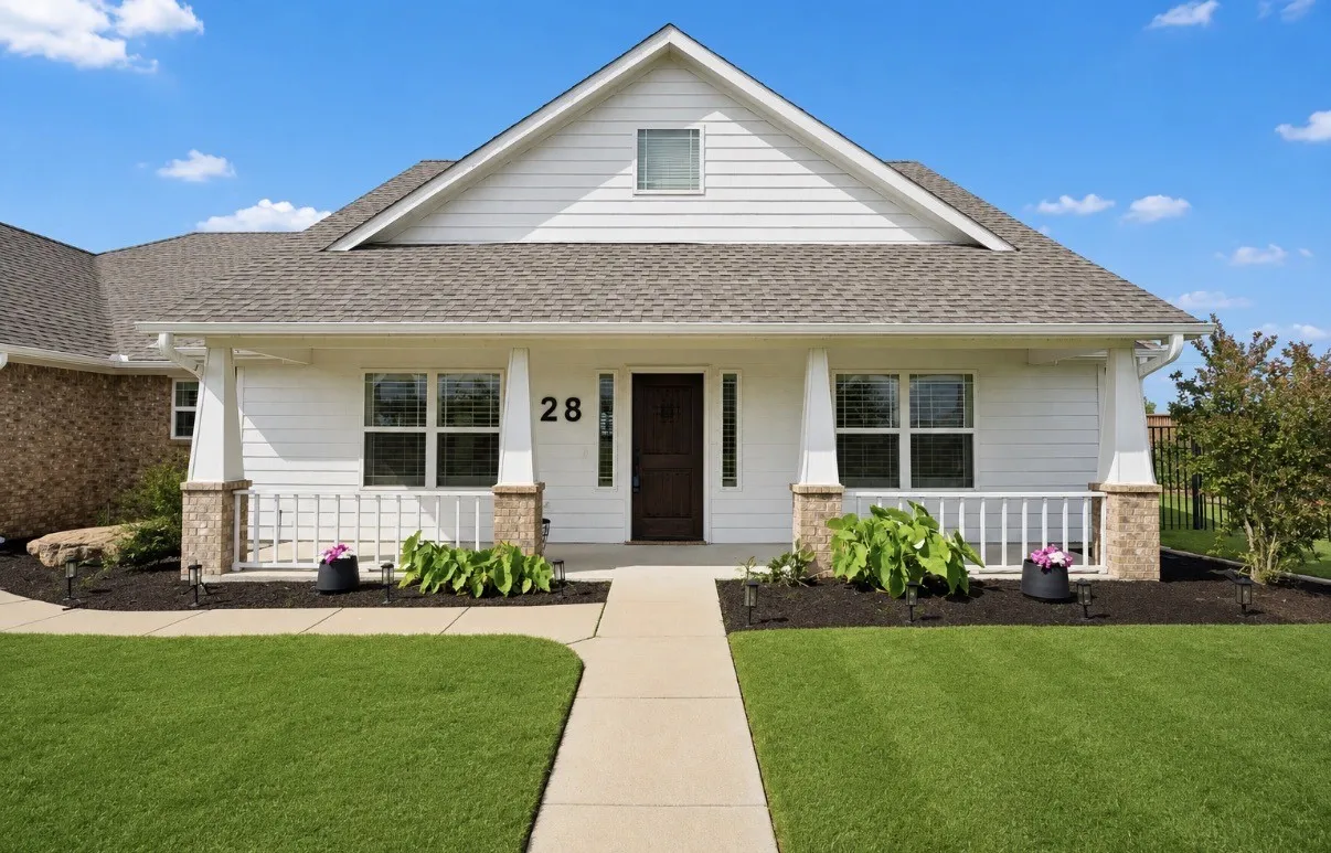 Single Family Residence For Sale in Collin County , 528 Hubbard Circle, Nevada, Texas 75173, 4 Bedroom, 2 Bathroom, 2 Garage spaces, 2,093 Sqft, built in 2009, Preowned, mls#21238762, Real Estate Agent in Nevada, Homes For Sale in Collin county, Homes For Sale in Nevada, Realtor in Nevada Texas, Real Estate Brokerage Independent Realty Texas, Luminita Cordes Realtor