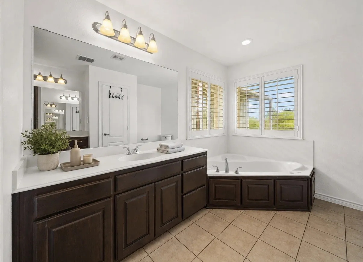Single Family Residence For Sale in Collin County , 528 Hubbard Circle, Nevada, Texas 75173, 4 Bedroom, 2 Bathroom, 2 Garage spaces, 2,093 Sqft, built in 2009, Preowned, mls#21238762, Real Estate Agent in Nevada, Homes For Sale in Collin county, Homes For Sale in Nevada, Realtor in Nevada Texas, Real Estate Brokerage Independent Realty Texas, Luminita Cordes Realtor