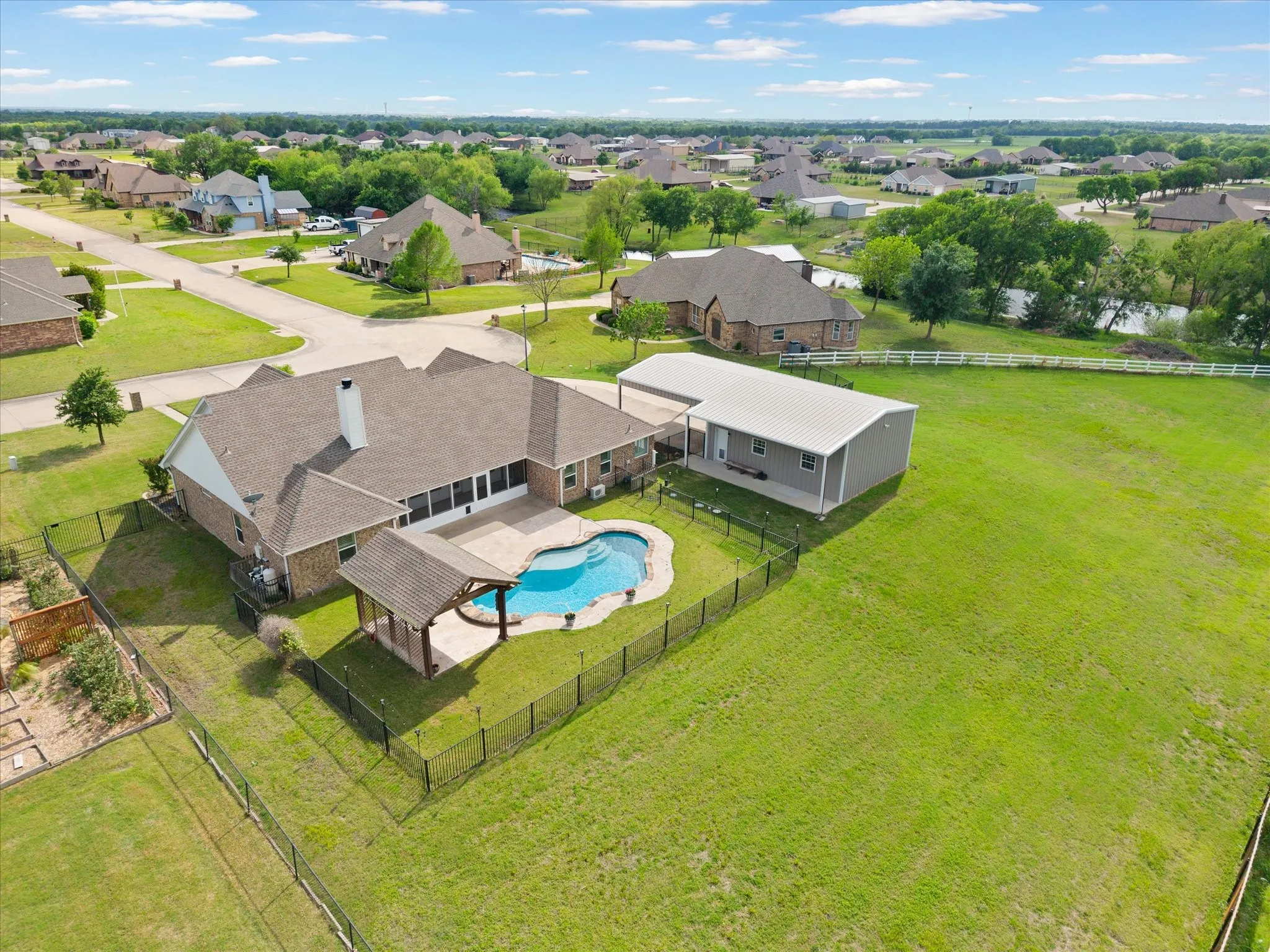 Single Family Residence For Sale in Collin County , 528 Hubbard Circle, Nevada, Texas 75173, 4 Bedroom, 2 Bathroom, 2 Garage spaces, 2,093 Sqft, built in 2009, Preowned, mls#21238762, Real Estate Agent in Nevada, Homes For Sale in Collin county, Homes For Sale in Nevada, Realtor in Nevada Texas, Real Estate Brokerage Independent Realty Texas, Luminita Cordes Realtor