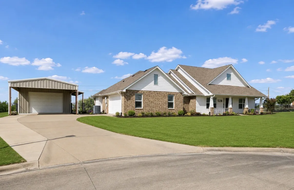 Single Family Residence For Sale in Collin County , 528 Hubbard Circle, Nevada, Texas 75173, 4 Bedroom, 2 Bathroom, 2 Garage spaces, 2,093 Sqft, built in 2009, Preowned, mls#21238762, Real Estate Agent in Nevada, Homes For Sale in Collin county, Homes For Sale in Nevada, Realtor in Nevada Texas, Real Estate Brokerage Independent Realty Texas, Luminita Cordes Realtor