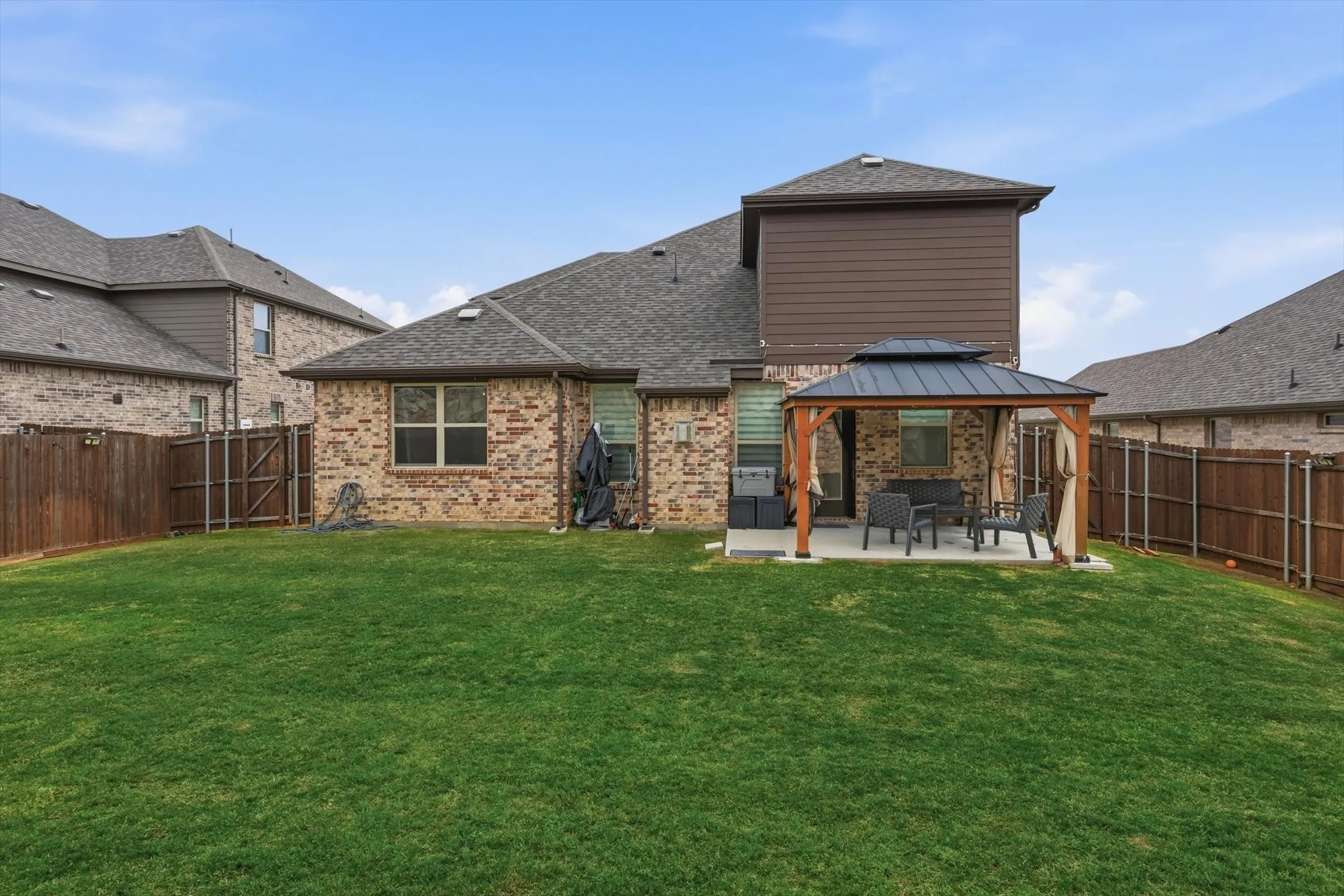 Single Family Residence For Sale in Denton County , 4126 Mountain Laurel Drive, Hickory Creek, Texas 75065, 5 Bedroom, 4 Bathroom, 2 Garage spaces, 3,052 Sqft, built in 2022, Preowned, mls#21237993, Real Estate Agent in Hickory Creek, Homes For Sale in Denton county, Homes For Sale in Hickory Creek, Realtor in Hickory Creek Texas, Real Estate Brokerage Independent Realty Texas, Luminita Cordes Realtor