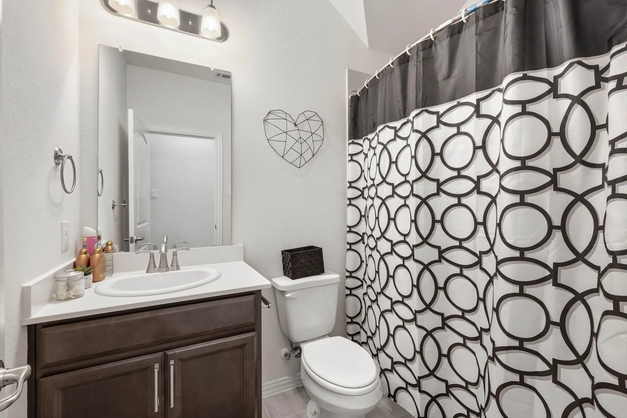Single Family Residence For Sale in Denton County , 4126 Mountain Laurel Drive, Hickory Creek, Texas 75065, 5 Bedroom, 4 Bathroom, 2 Garage spaces, 3,052 Sqft, built in 2022, Preowned, mls#21237993, Real Estate Agent in Hickory Creek, Homes For Sale in Denton county, Homes For Sale in Hickory Creek, Realtor in Hickory Creek Texas, Real Estate Brokerage Independent Realty Texas, Luminita Cordes Realtor