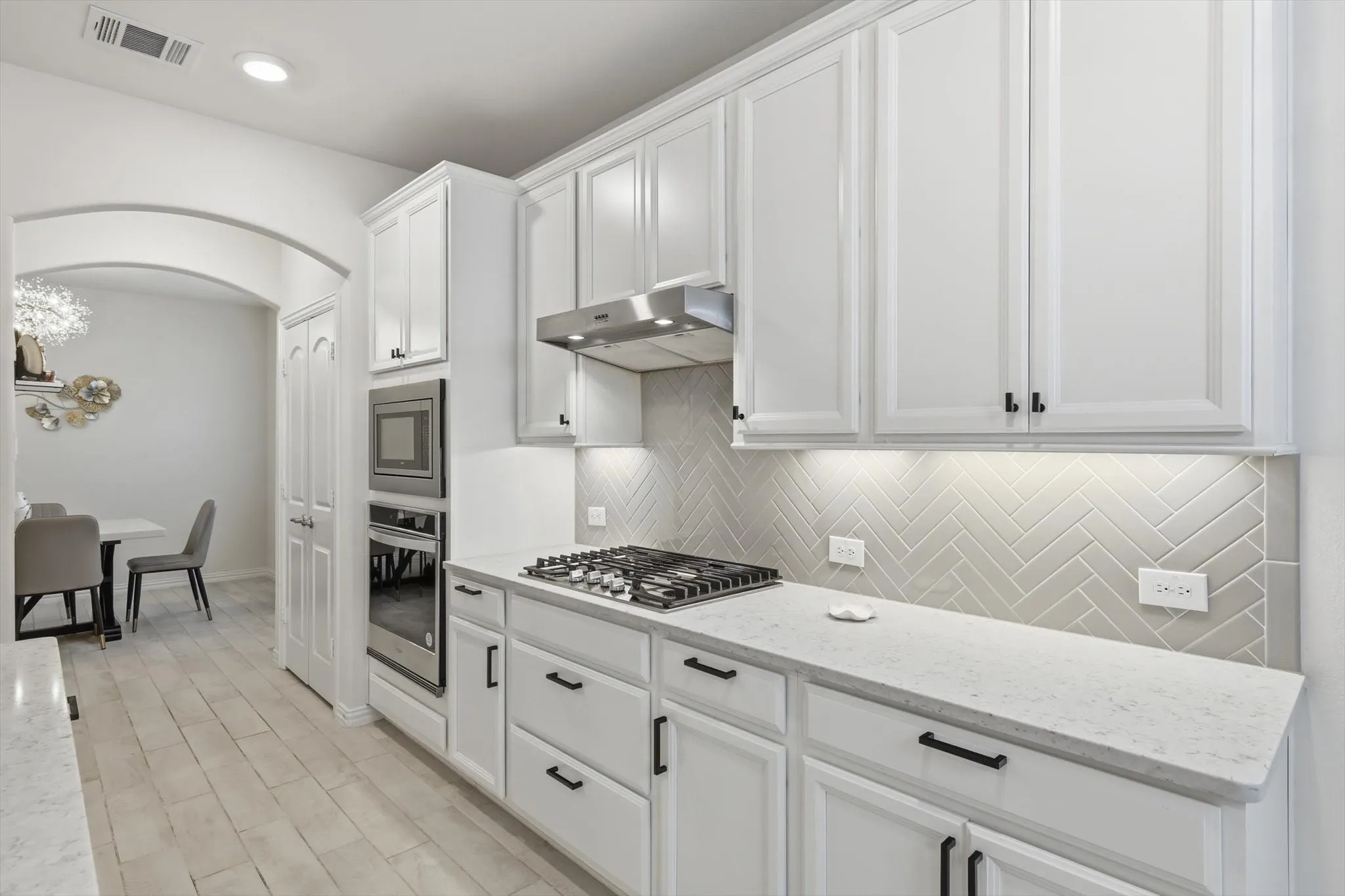 Single Family Residence For Sale in Denton County , 4126 Mountain Laurel Drive, Hickory Creek, Texas 75065, 5 Bedroom, 4 Bathroom, 2 Garage spaces, 3,052 Sqft, built in 2022, Preowned, mls#21237993, Real Estate Agent in Hickory Creek, Homes For Sale in Denton county, Homes For Sale in Hickory Creek, Realtor in Hickory Creek Texas, Real Estate Brokerage Independent Realty Texas, Luminita Cordes Realtor