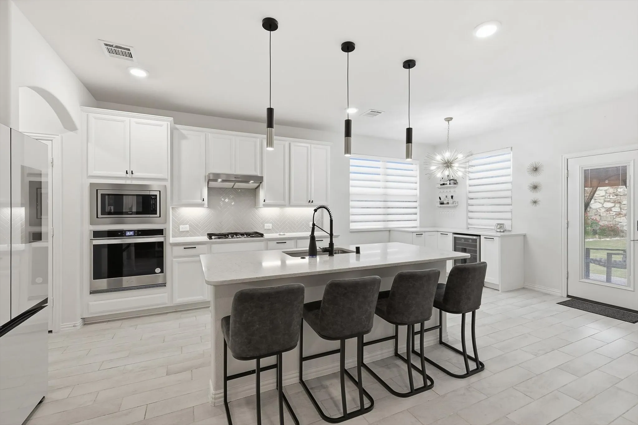 Single Family Residence For Sale in Denton County , 4126 Mountain Laurel Drive, Hickory Creek, Texas 75065, 5 Bedroom, 4 Bathroom, 2 Garage spaces, 3,052 Sqft, built in 2022, Preowned, mls#21237993, Real Estate Agent in Hickory Creek, Homes For Sale in Denton county, Homes For Sale in Hickory Creek, Realtor in Hickory Creek Texas, Real Estate Brokerage Independent Realty Texas, Luminita Cordes Realtor