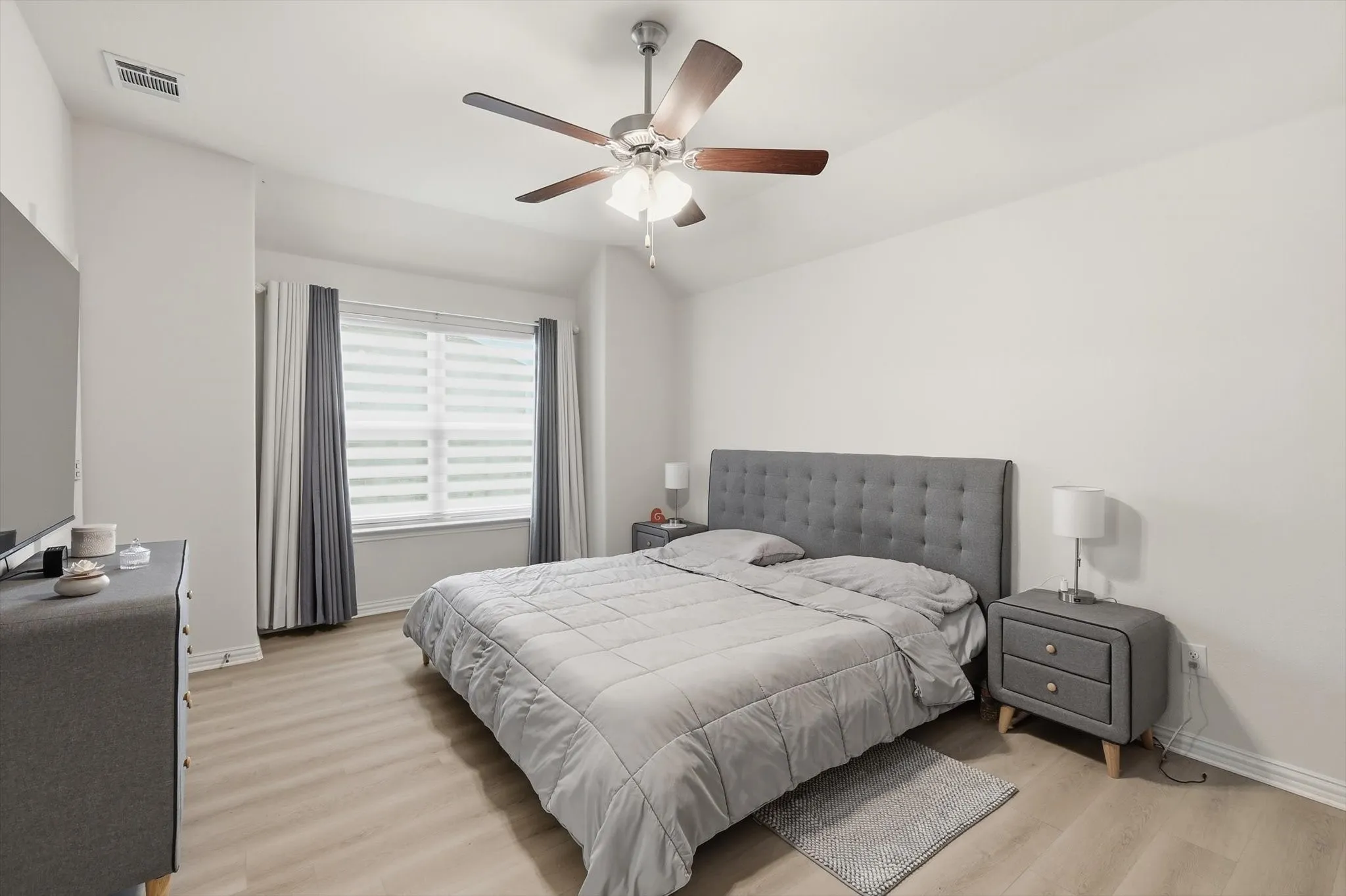 Single Family Residence For Sale in Denton County , 4126 Mountain Laurel Drive, Hickory Creek, Texas 75065, 5 Bedroom, 4 Bathroom, 2 Garage spaces, 3,052 Sqft, built in 2022, Preowned, mls#21237993, Real Estate Agent in Hickory Creek, Homes For Sale in Denton county, Homes For Sale in Hickory Creek, Realtor in Hickory Creek Texas, Real Estate Brokerage Independent Realty Texas, Luminita Cordes Realtor