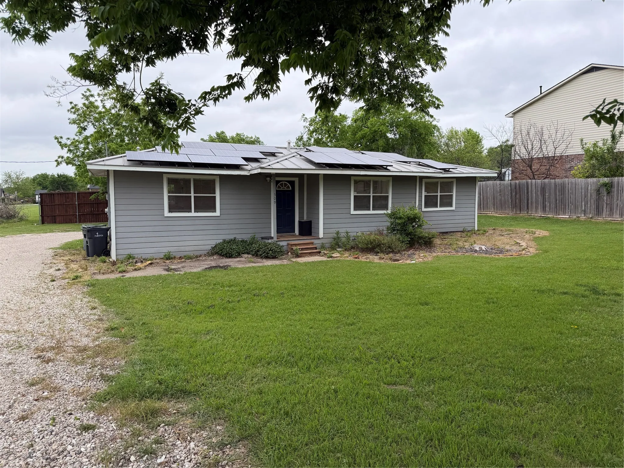Single Family Residence For Sale in Collin County , 509 E 1st Street, Prosper, Texas 75078, 3 Bedroom, 2 Bathroom, Garage spaces, 1,336 Sqft, built in 1982, mls#21238326, Real Estate Agent in Prosper, Homes For Sale in Collin county, Homes For Sale in Prosper, Realtor in Prosper Texas, Real Estate Brokerage Independent Realty Texas, Luminita Cordes Realtor