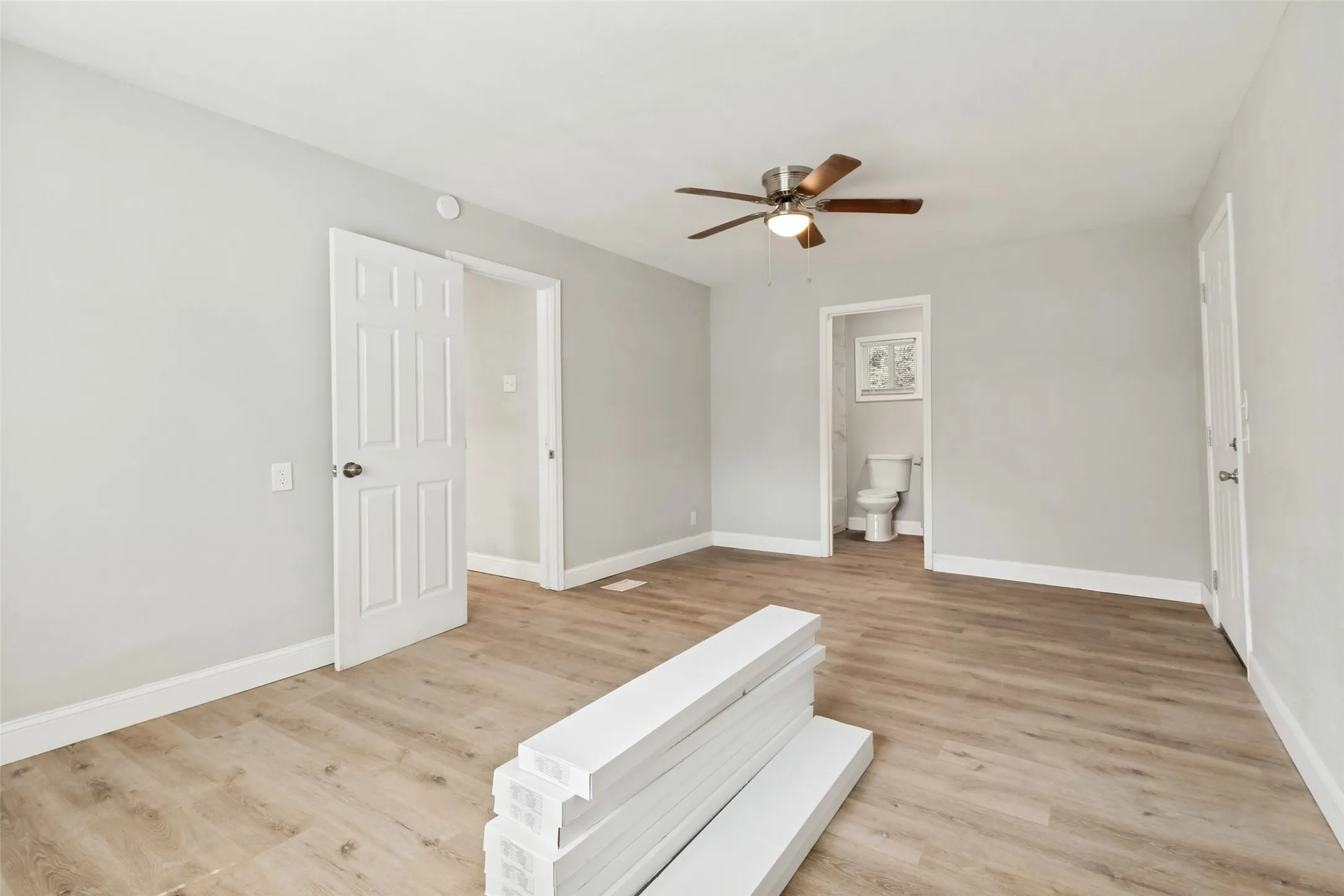 Single Family Residence For Sale in Wood County , 422 Stone Street, Mineola, Texas 75773, 3 Bedroom, 2 Bathroom, Garage spaces, 1,281 Sqft, built in 1940, mls#21238809, Real Estate Agent in Mineola, Homes For Sale in Wood county, Homes For Sale in Mineola, Realtor in Mineola Texas, Real Estate Brokerage Independent Realty Texas, Luminita Cordes Realtor