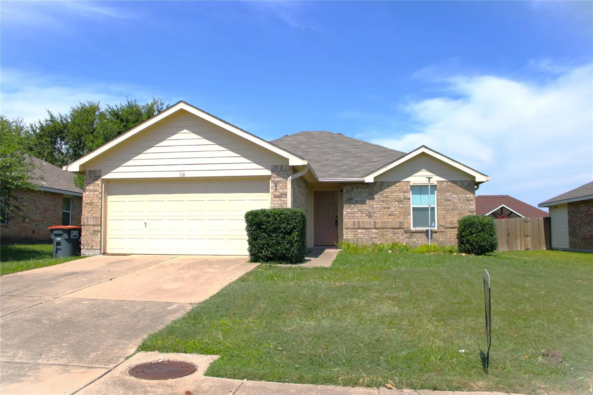 Single Family Residence For Sale in Collin County , 118 Scarlet View, Anna, Texas 75409, 3 Bedroom, 2 Bathroom, 2 Garage spaces, 1,222 Sqft, built in 2004, Price $255,000, mls#21238834, Real Estate Agent in Anna, Homes For Sale in Collin county, Homes For Sale in Anna, Realtor in Anna Texas, Real Estate Brokerage Independent Realty Texas, Luminita Cordes Realtor
