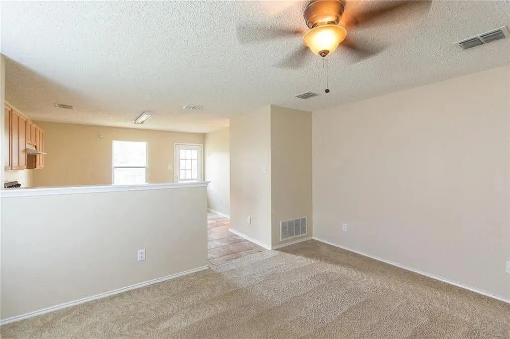 Single Family Residence For Sale in Collin County , 118 Scarlet View, Anna, Texas 75409, 3 Bedroom, 2 Bathroom, 2 Garage spaces, 1,222 Sqft, built in 2004, Price $255,000, mls#21238834, Real Estate Agent in Anna, Homes For Sale in Collin county, Homes For Sale in Anna, Realtor in Anna Texas, Real Estate Brokerage Independent Realty Texas, Luminita Cordes Realtor