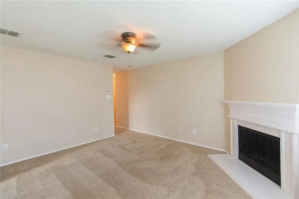 Single Family Residence For Sale in Collin County , 118 Scarlet View, Anna, Texas 75409, 3 Bedroom, 2 Bathroom, 2 Garage spaces, 1,222 Sqft, built in 2004, Price $255,000, mls#21238834, Real Estate Agent in Anna, Homes For Sale in Collin county, Homes For Sale in Anna, Realtor in Anna Texas, Real Estate Brokerage Independent Realty Texas, Luminita Cordes Realtor