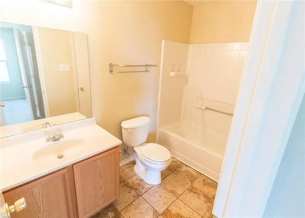 Single Family Residence For Sale in Collin County , 118 Scarlet View, Anna, Texas 75409, 3 Bedroom, 2 Bathroom, 2 Garage spaces, 1,222 Sqft, built in 2004, Price $255,000, mls#21238834, Real Estate Agent in Anna, Homes For Sale in Collin county, Homes For Sale in Anna, Realtor in Anna Texas, Real Estate Brokerage Independent Realty Texas, Luminita Cordes Realtor