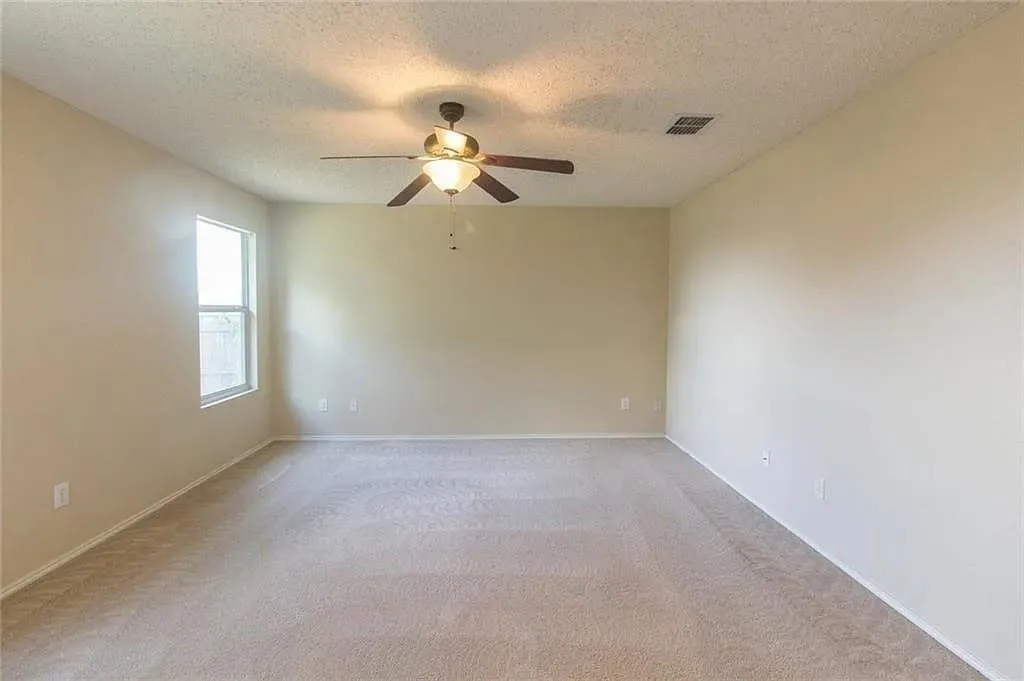 Single Family Residence For Sale in Collin County , 118 Scarlet View, Anna, Texas 75409, 3 Bedroom, 2 Bathroom, 2 Garage spaces, 1,222 Sqft, built in 2004, Price $255,000, mls#21238834, Real Estate Agent in Anna, Homes For Sale in Collin county, Homes For Sale in Anna, Realtor in Anna Texas, Real Estate Brokerage Independent Realty Texas, Luminita Cordes Realtor