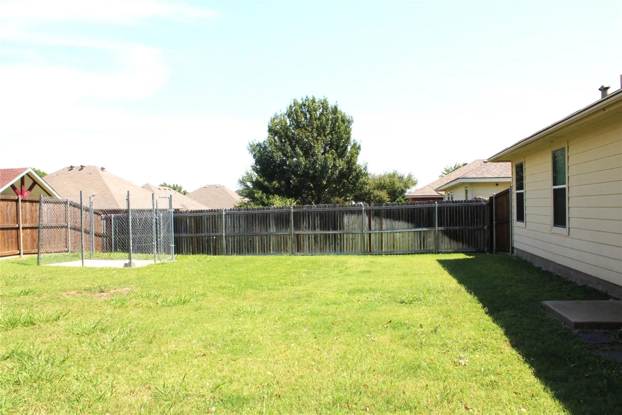 Single Family Residence For Sale in Collin County , 118 Scarlet View, Anna, Texas 75409, 3 Bedroom, 2 Bathroom, 2 Garage spaces, 1,222 Sqft, built in 2004, Price $255,000, mls#21238834, Real Estate Agent in Anna, Homes For Sale in Collin county, Homes For Sale in Anna, Realtor in Anna Texas, Real Estate Brokerage Independent Realty Texas, Luminita Cordes Realtor