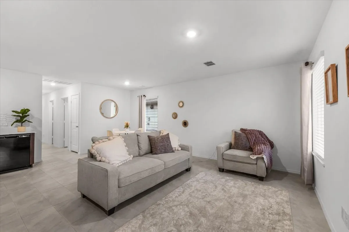 Townhouse For Sale in Tarrant County , 8631 Cottage Creek Drive 21, Fort Worth, Texas 76123, 3 Bedroom, 2 Bathroom, Garage spaces, 1,028 Sqft, built in 2023, Preowned, mls#21238239, Real Estate Agent in Fort Worth, Homes For Sale in Tarrant county, Homes For Sale in Fort Worth, Realtor in Fort Worth Texas, Real Estate Brokerage Independent Realty Texas, Luminita Cordes Realtor