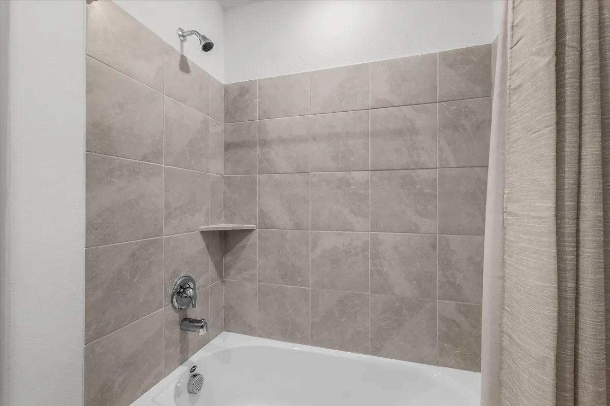 Townhouse For Sale in Tarrant County , 8631 Cottage Creek Drive 21, Fort Worth, Texas 76123, 3 Bedroom, 2 Bathroom, Garage spaces, 1,028 Sqft, built in 2023, Preowned, mls#21238239, Real Estate Agent in Fort Worth, Homes For Sale in Tarrant county, Homes For Sale in Fort Worth, Realtor in Fort Worth Texas, Real Estate Brokerage Independent Realty Texas, Luminita Cordes Realtor