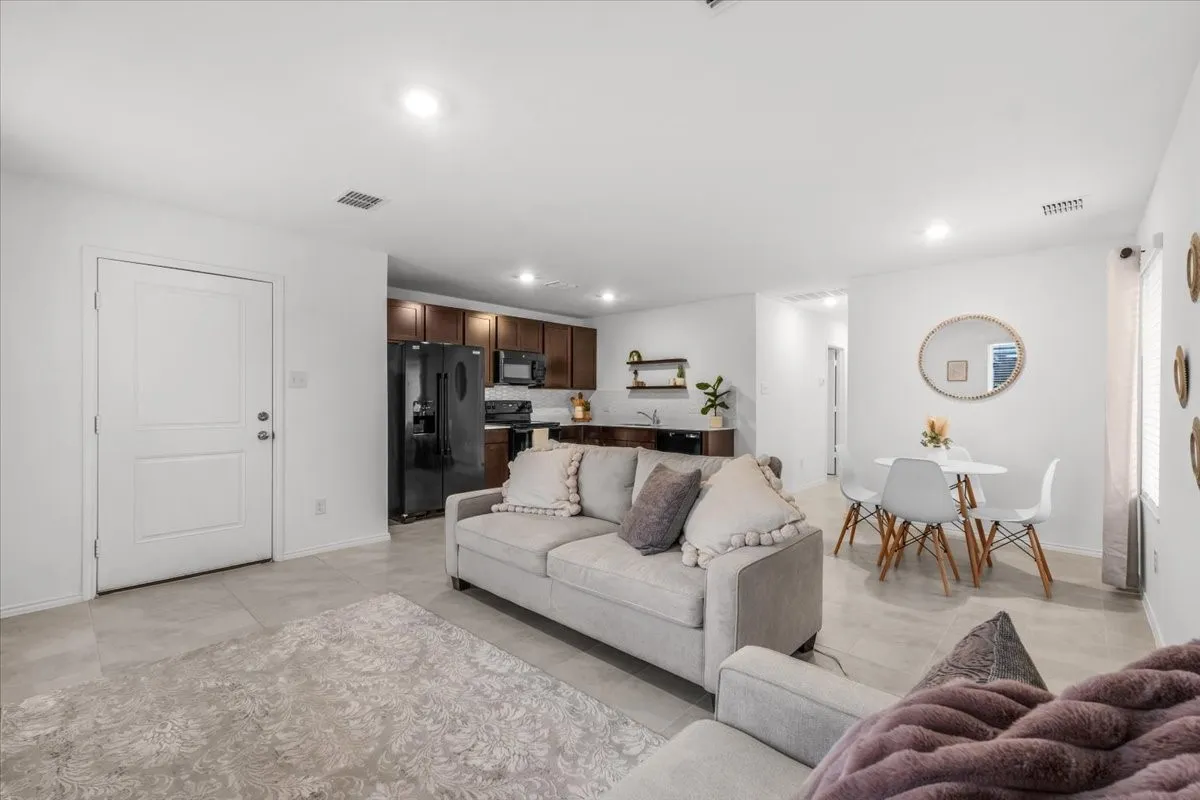 Townhouse For Sale in Tarrant County , 8631 Cottage Creek Drive 21, Fort Worth, Texas 76123, 3 Bedroom, 2 Bathroom, Garage spaces, 1,028 Sqft, built in 2023, Preowned, mls#21238239, Real Estate Agent in Fort Worth, Homes For Sale in Tarrant county, Homes For Sale in Fort Worth, Realtor in Fort Worth Texas, Real Estate Brokerage Independent Realty Texas, Luminita Cordes Realtor