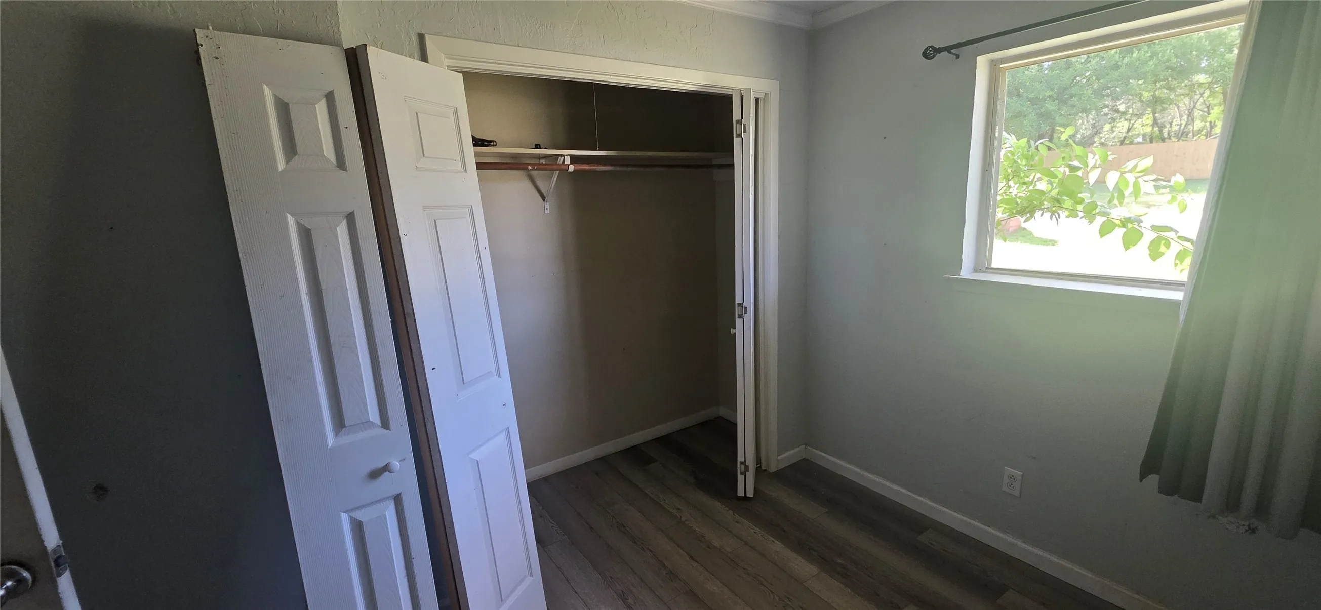 Single Family Residence For Sale in Somervell County , 1065 Abbie Lane, Glen Rose, Texas 76043, 4 Bedroom, 2 Bathroom, Garage spaces, 2,170 Sqft, built in 1978, mls#21238767, Real Estate Agent in Glen Rose, Homes For Sale in Somervell county, Homes For Sale in Glen Rose, Realtor in Glen Rose Texas, Real Estate Brokerage Independent Realty Texas, Luminita Cordes Realtor