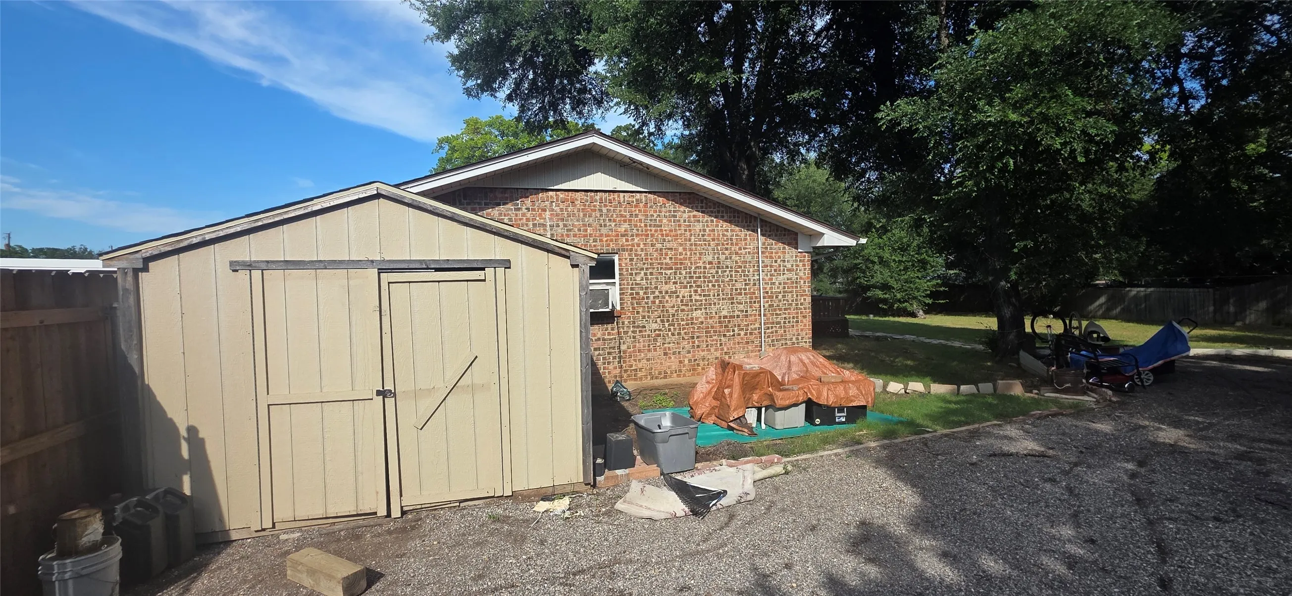 Single Family Residence For Sale in Somervell County , 1065 Abbie Lane, Glen Rose, Texas 76043, 4 Bedroom, 2 Bathroom, Garage spaces, 2,170 Sqft, built in 1978, mls#21238767, Real Estate Agent in Glen Rose, Homes For Sale in Somervell county, Homes For Sale in Glen Rose, Realtor in Glen Rose Texas, Real Estate Brokerage Independent Realty Texas, Luminita Cordes Realtor