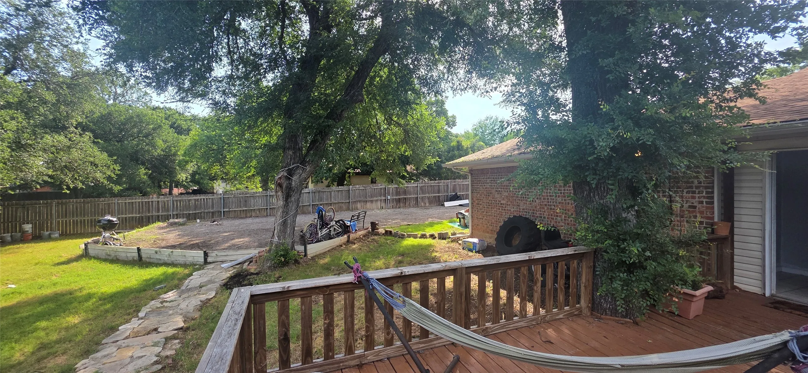 Single Family Residence For Sale in Somervell County , 1065 Abbie Lane, Glen Rose, Texas 76043, 4 Bedroom, 2 Bathroom, Garage spaces, 2,170 Sqft, built in 1978, mls#21238767, Real Estate Agent in Glen Rose, Homes For Sale in Somervell county, Homes For Sale in Glen Rose, Realtor in Glen Rose Texas, Real Estate Brokerage Independent Realty Texas, Luminita Cordes Realtor