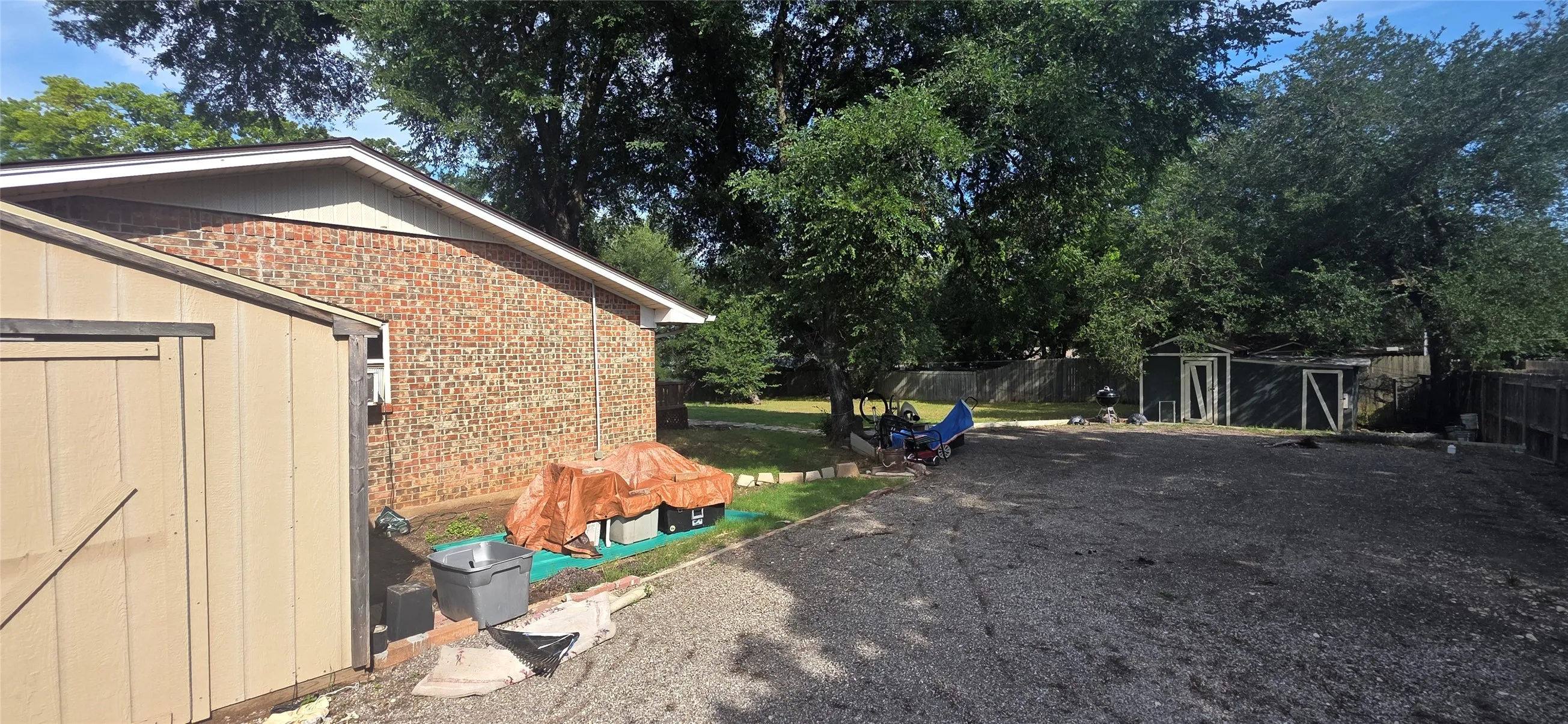 Single Family Residence For Sale in Somervell County , 1065 Abbie Lane, Glen Rose, Texas 76043, 4 Bedroom, 2 Bathroom, Garage spaces, 2,170 Sqft, built in 1978, mls#21238767, Real Estate Agent in Glen Rose, Homes For Sale in Somervell county, Homes For Sale in Glen Rose, Realtor in Glen Rose Texas, Real Estate Brokerage Independent Realty Texas, Luminita Cordes Realtor