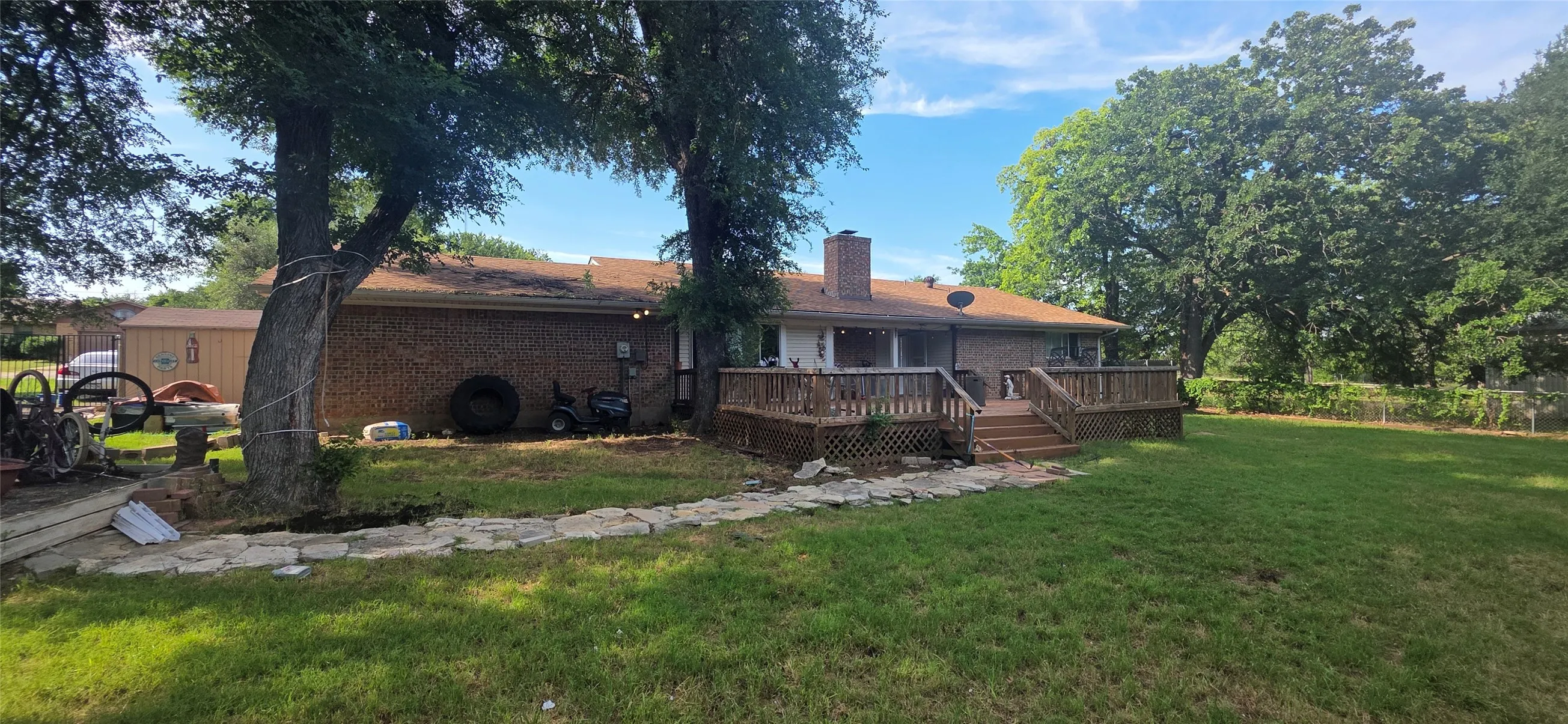 Single Family Residence For Sale in Somervell County , 1065 Abbie Lane, Glen Rose, Texas 76043, 4 Bedroom, 2 Bathroom, Garage spaces, 2,170 Sqft, built in 1978, mls#21238767, Real Estate Agent in Glen Rose, Homes For Sale in Somervell county, Homes For Sale in Glen Rose, Realtor in Glen Rose Texas, Real Estate Brokerage Independent Realty Texas, Luminita Cordes Realtor