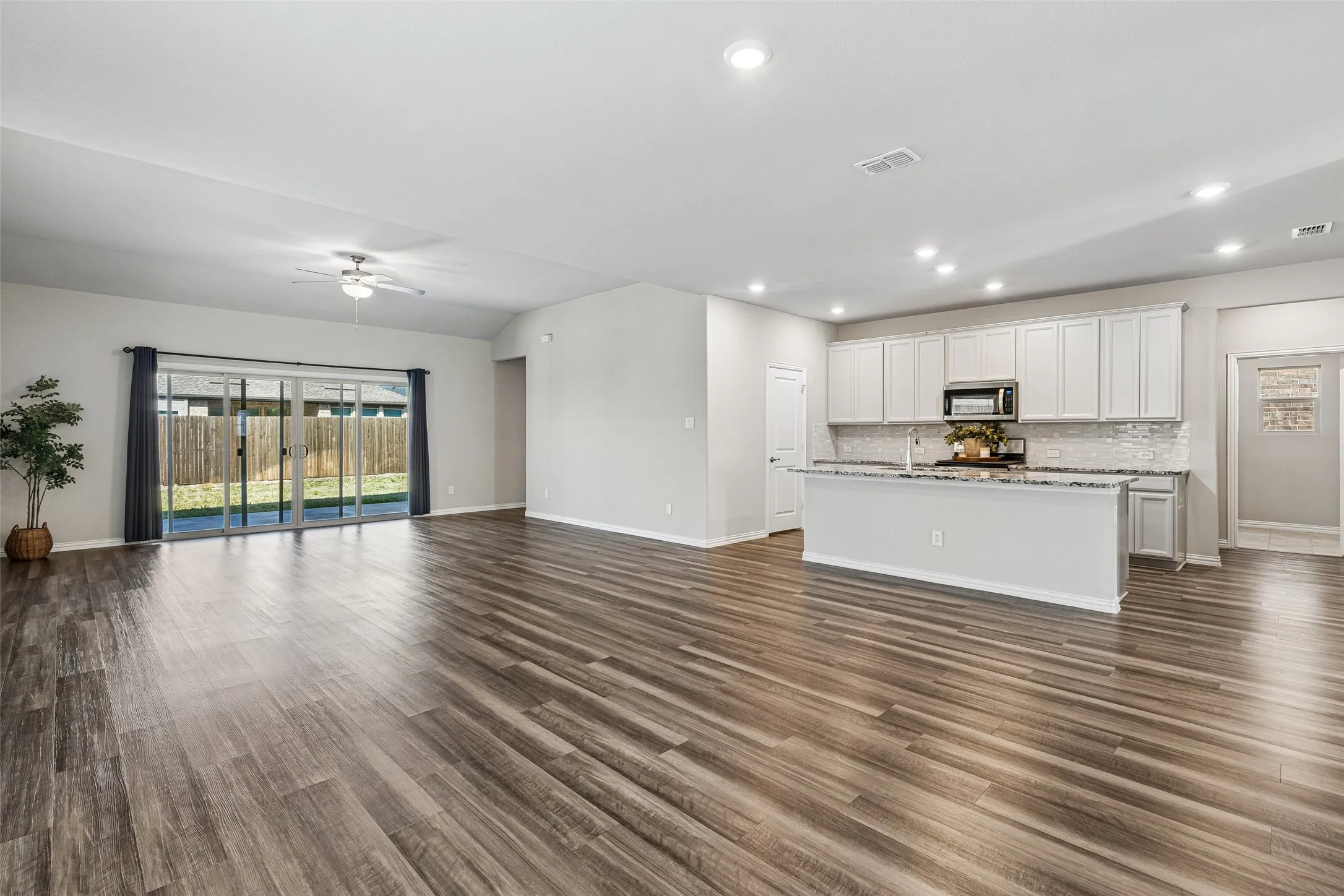 Single Family Residence For Sale in Rockwall County , 436 Ella Lane, Fate, Texas 75087, 4 Bedroom, 4 Bathroom, 2 Garage spaces, 3,077 Sqft, built in 2020, Preowned, Price $399,000, mls#21227492, Real Estate Agent in Fate, Homes For Sale in Rockwall county, Homes For Sale in Fate, Realtor in Fate Texas, Real Estate Brokerage Independent Realty Texas, Luminita Cordes Realtor