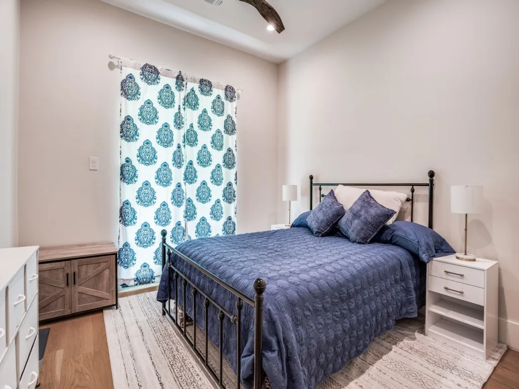 Guest house secondary bedroom