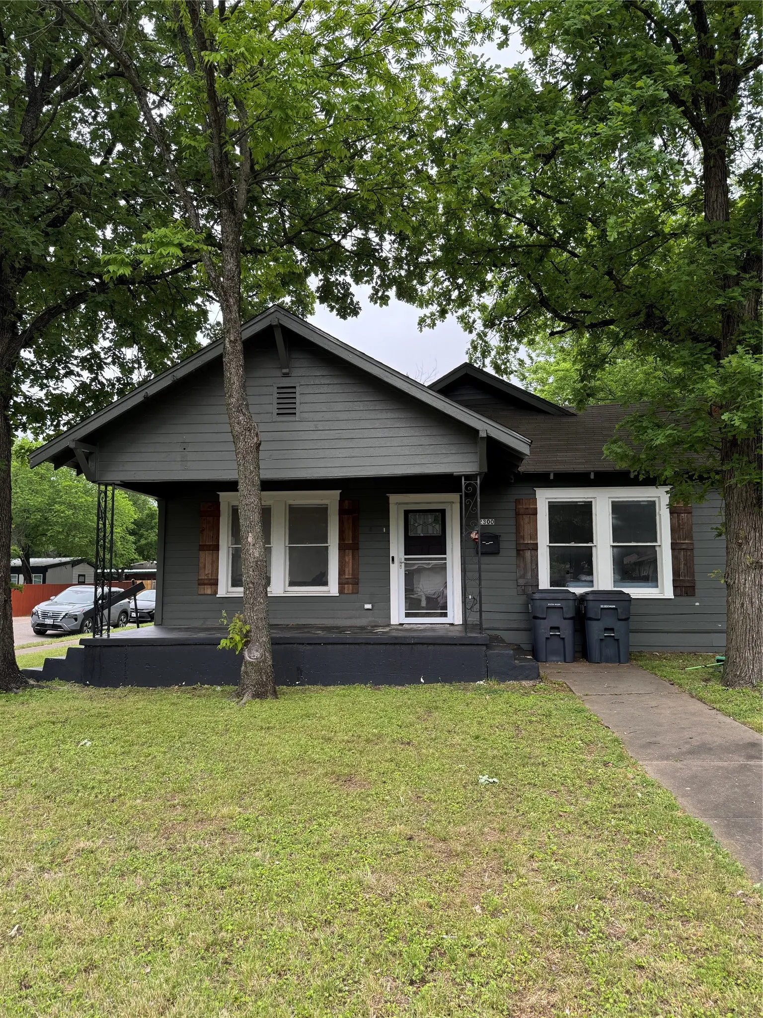 Single Family Residence For Sale in Mc Lennan County , 2300 Lyle Avenue, Waco, Texas 76708, 2 Bedroom, 2 Bathroom, Garage spaces, 1,232 Sqft, built in 1924, mls#21238010, Real Estate Agent in Waco, Homes For Sale in Mc Lennan county, Homes For Sale in Waco, Realtor in Waco Texas, Real Estate Brokerage Independent Realty Texas, Luminita Cordes Realtor