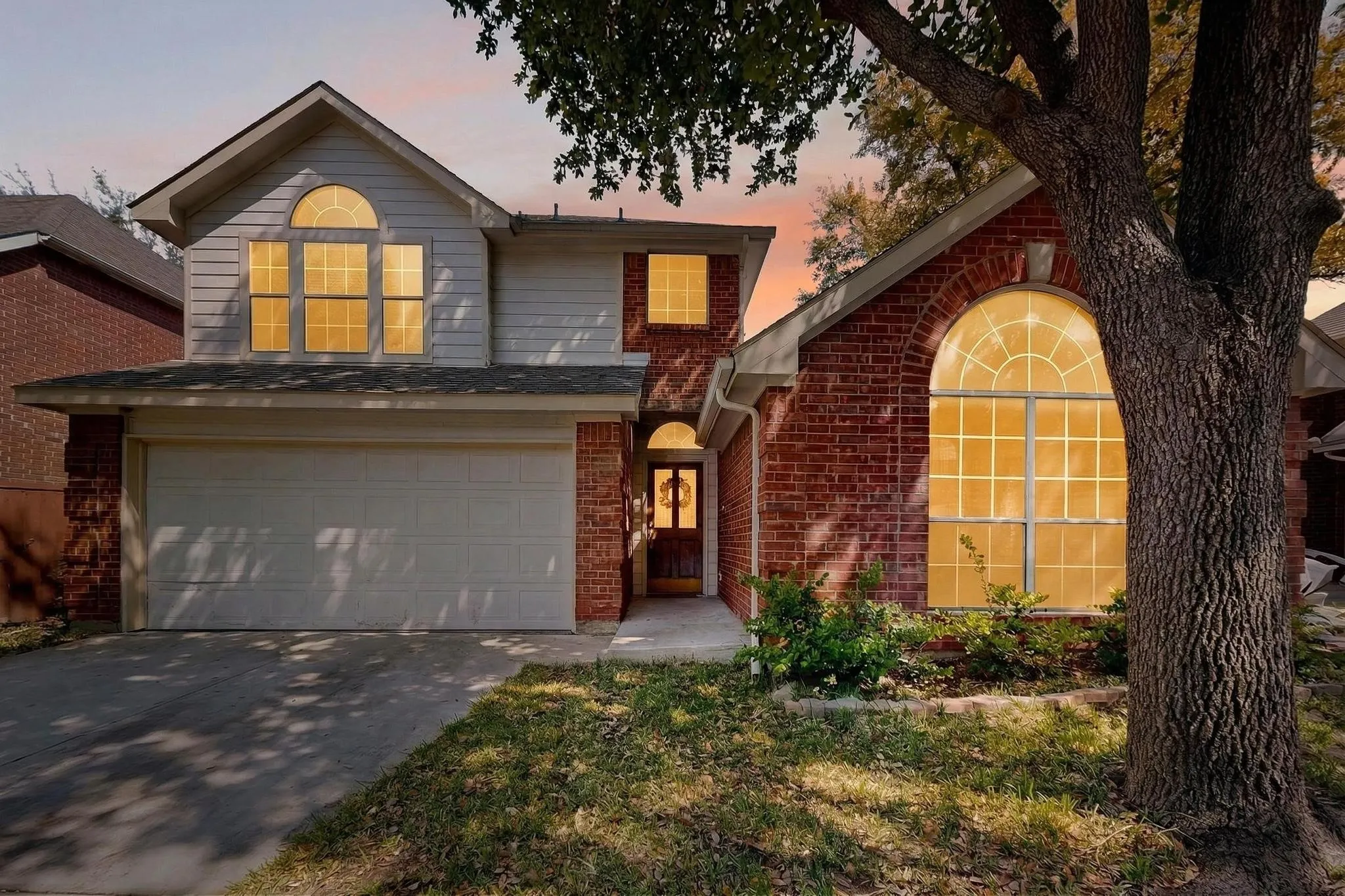 Single Family Residence For Sale in Dallas County , 200 Morning Star Court, Irving, Texas 75063, 3 Bedroom, 2 Bathroom, 1 Garage spaces, 1,359 Sqft, built in 1991, Price $410,000, mls#21211259, Real Estate Agent in Irving, Homes For Sale in Dallas county, Homes For Sale in Irving, Realtor in Irving Texas, Real Estate Brokerage Independent Realty Texas, Luminita Cordes Realtor