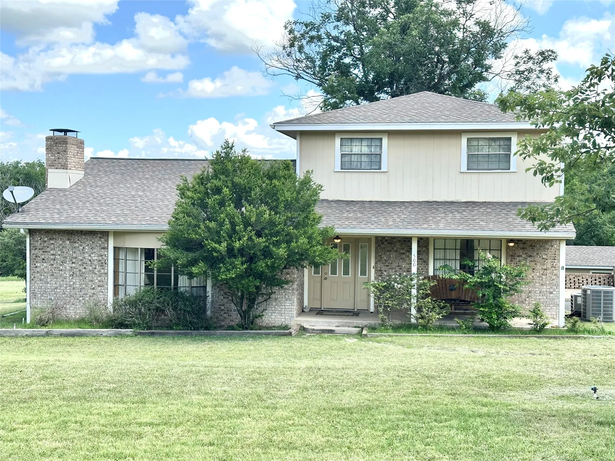 Single Family Residence For Sale in Comanche County , 500 Apache Trail, Comanche, Texas 76442, 3 Bedroom, 3 Bathroom, 2 Garage spaces, 1,896 Sqft, built in 1972, Price $334,900, mls#21239031, Real Estate Agent in Comanche, Homes For Sale in Comanche county, Homes For Sale in Comanche, Realtor in Comanche Texas, Real Estate Brokerage Independent Realty Texas, Luminita Cordes Realtor