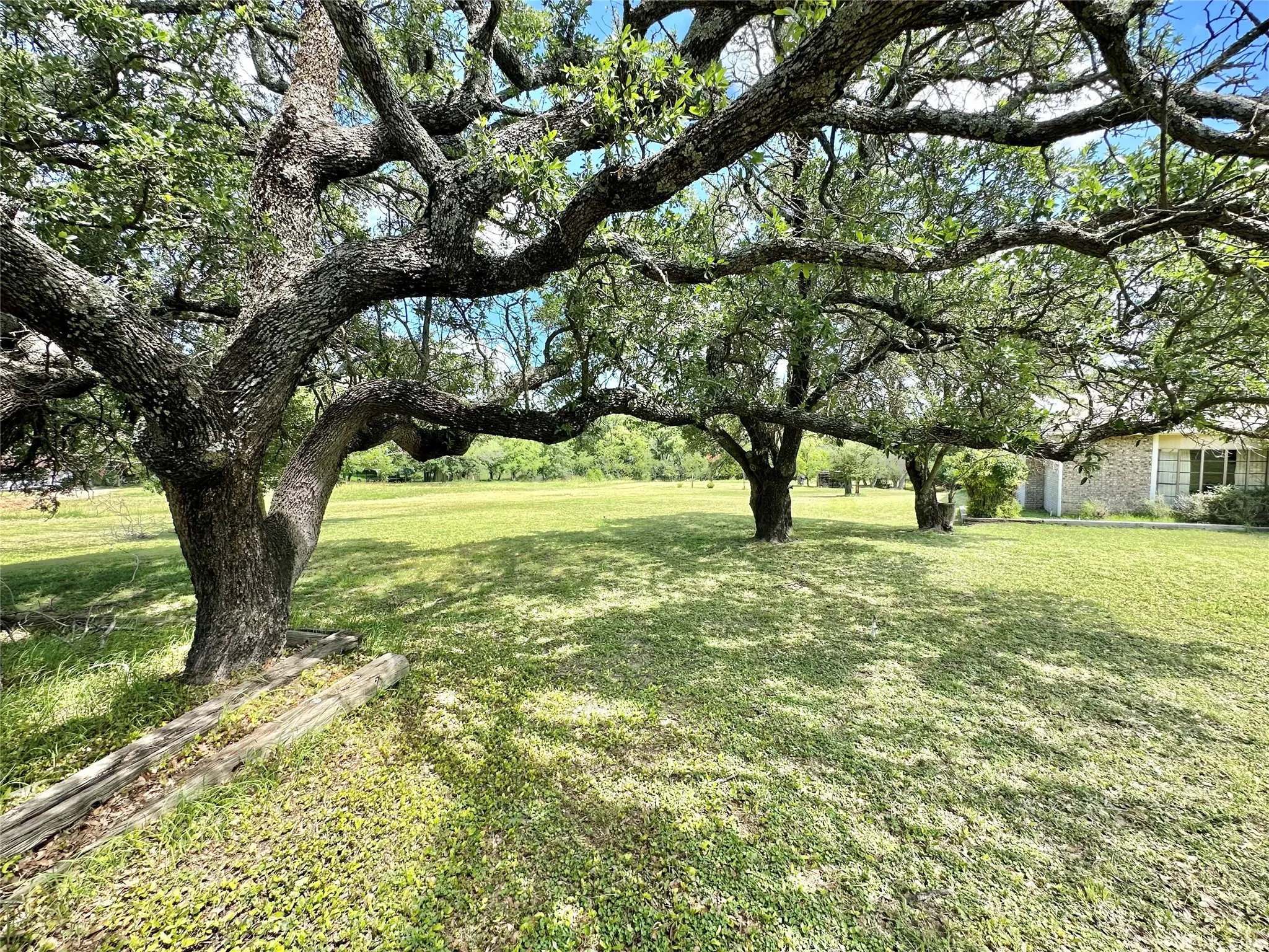 Single Family Residence For Sale in Comanche County , 500 Apache Trail, Comanche, Texas 76442, 3 Bedroom, 3 Bathroom, 2 Garage spaces, 1,896 Sqft, built in 1972, Price $334,900, mls#21239031, Real Estate Agent in Comanche, Homes For Sale in Comanche county, Homes For Sale in Comanche, Realtor in Comanche Texas, Real Estate Brokerage Independent Realty Texas, Luminita Cordes Realtor
