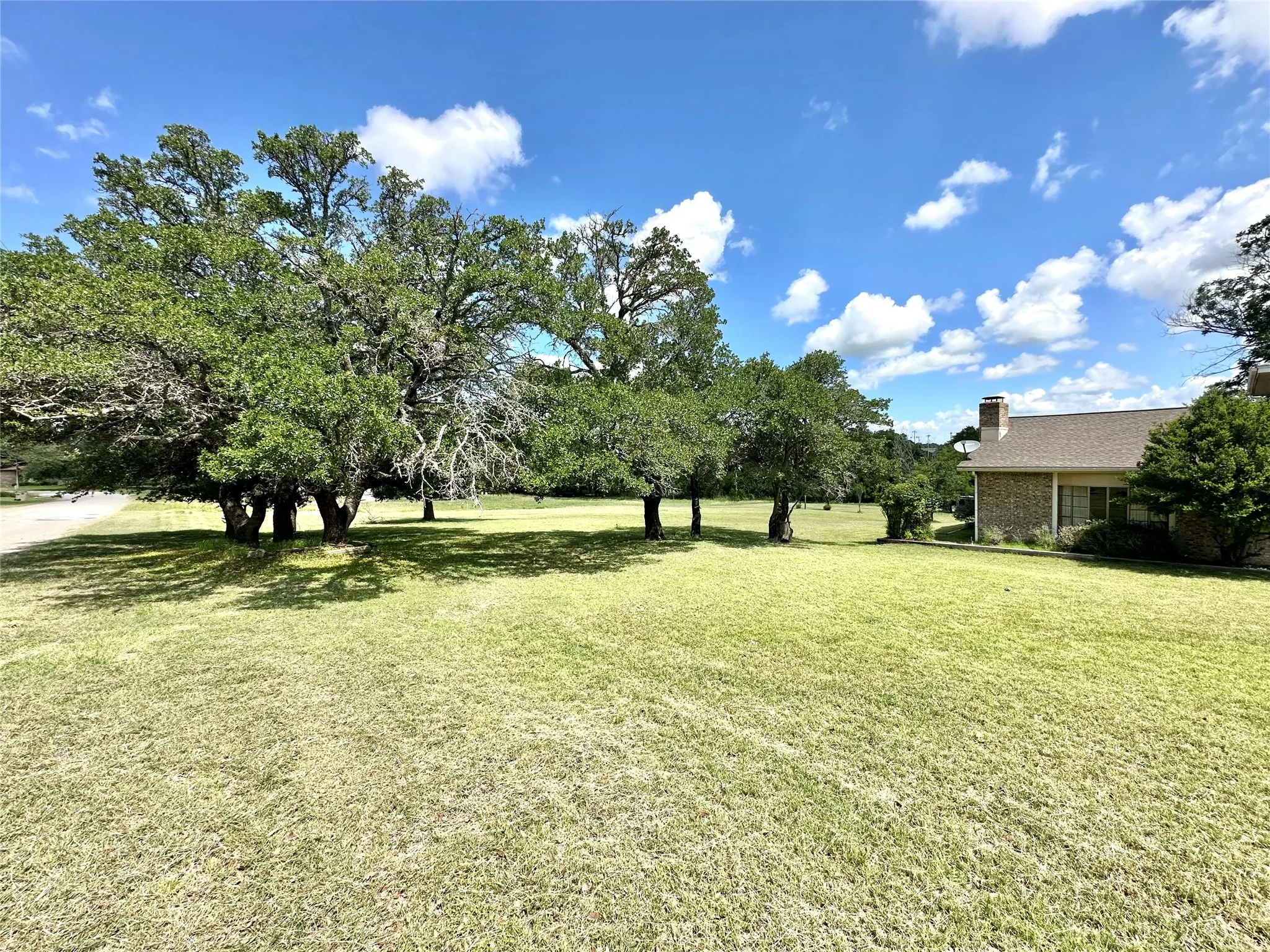 Single Family Residence For Sale in Comanche County , 500 Apache Trail, Comanche, Texas 76442, 3 Bedroom, 3 Bathroom, 2 Garage spaces, 1,896 Sqft, built in 1972, Price $334,900, mls#21239031, Real Estate Agent in Comanche, Homes For Sale in Comanche county, Homes For Sale in Comanche, Realtor in Comanche Texas, Real Estate Brokerage Independent Realty Texas, Luminita Cordes Realtor