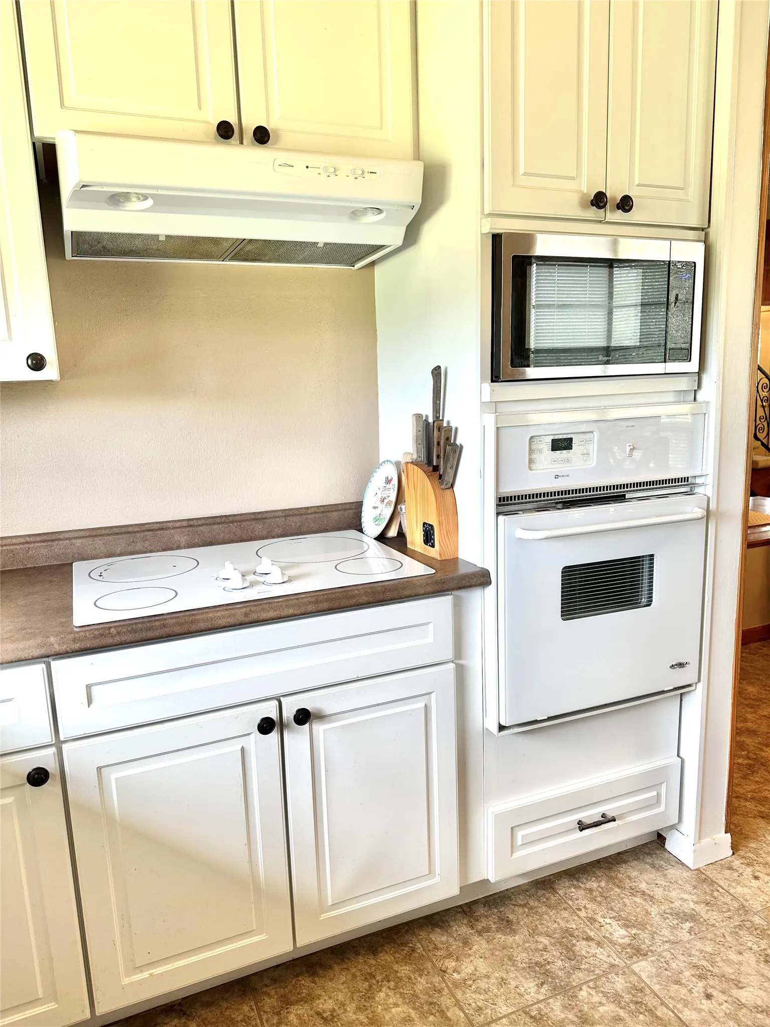 Single Family Residence For Sale in Comanche County , 500 Apache Trail, Comanche, Texas 76442, 3 Bedroom, 3 Bathroom, 2 Garage spaces, 1,896 Sqft, built in 1972, Price $334,900, mls#21239031, Real Estate Agent in Comanche, Homes For Sale in Comanche county, Homes For Sale in Comanche, Realtor in Comanche Texas, Real Estate Brokerage Independent Realty Texas, Luminita Cordes Realtor